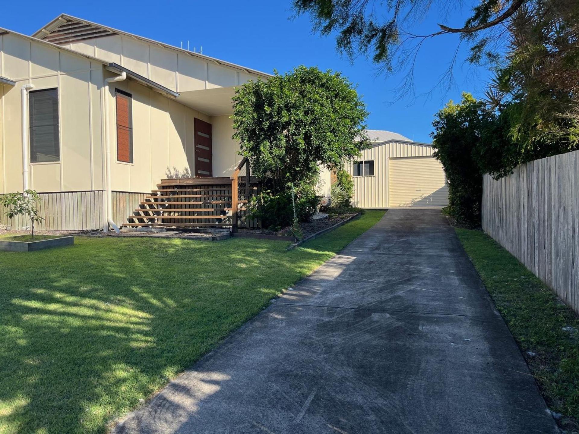 14 Manooka Drive - Rainbow Beach Pets Welcome. Fully fenced