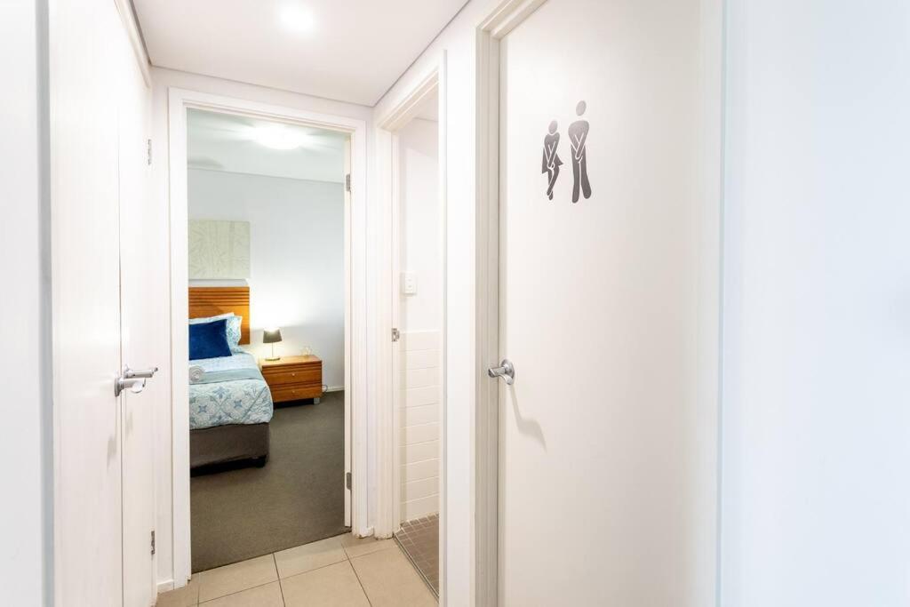 Azure Sea, Oceanviews, Wifi, 2 Pools + Gym