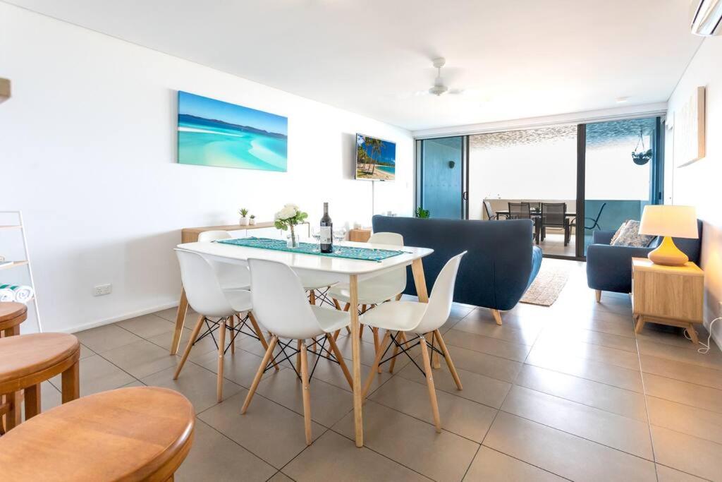 Azure Sea, Oceanviews, Wifi, 2 Pools + Gym