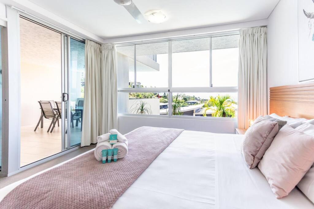 Azure Sea, Oceanviews, Wifi, 2 Pools + Gym