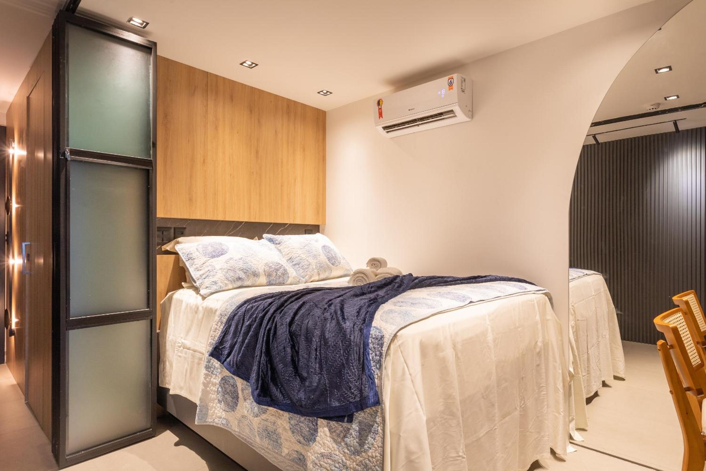 Loft com jacuzzi privativa frente mar do Bessa
