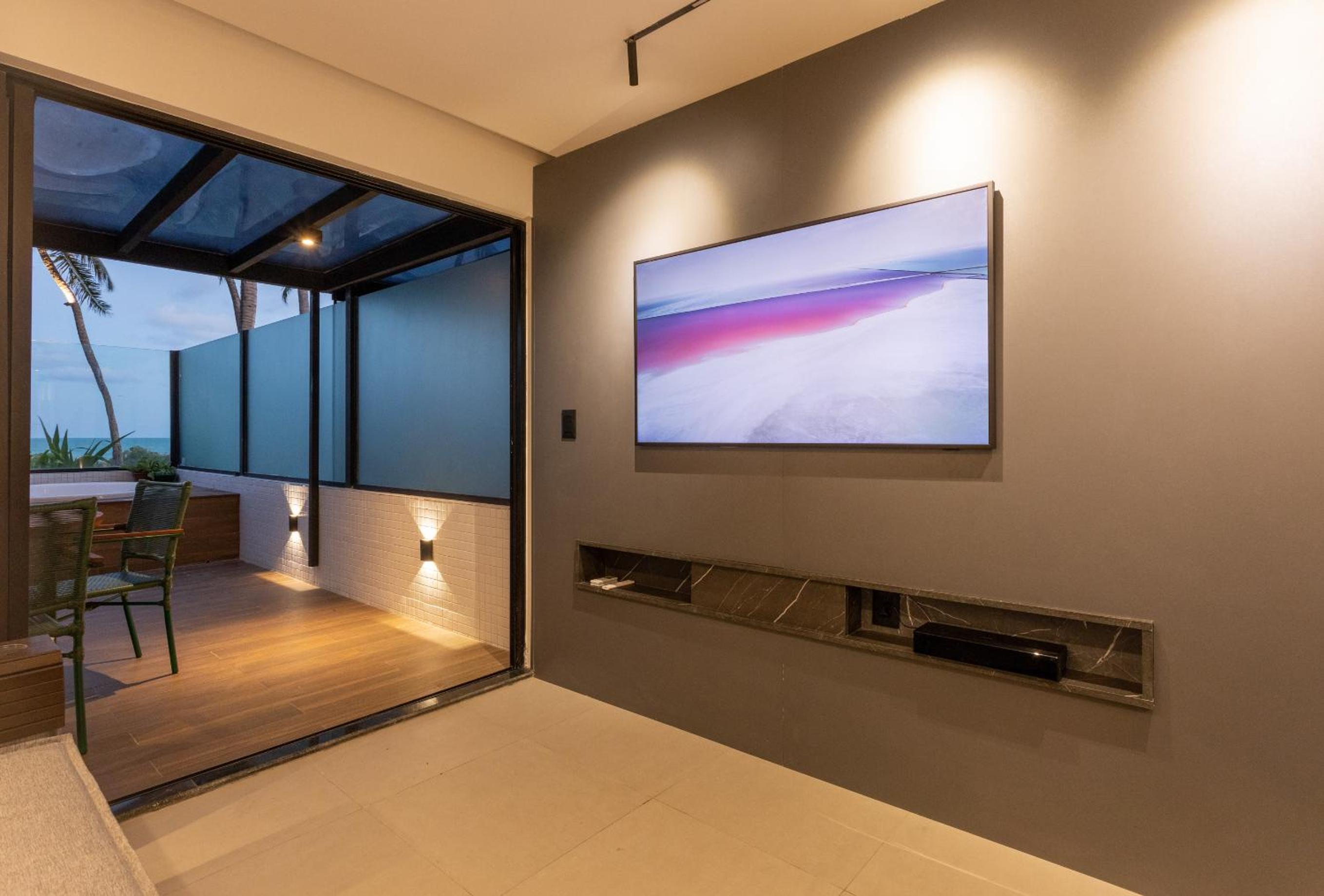 Loft com jacuzzi privativa frente mar do Bessa