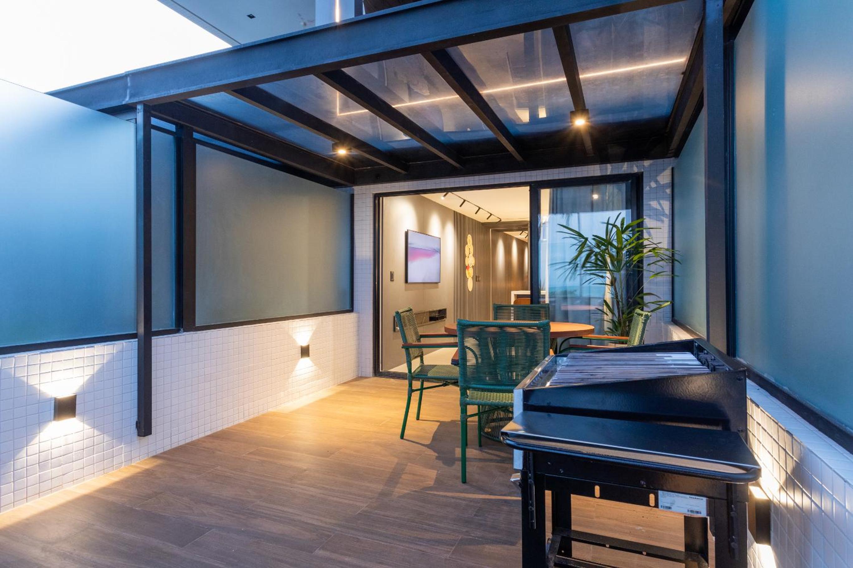 Loft com jacuzzi privativa frente mar do Bessa