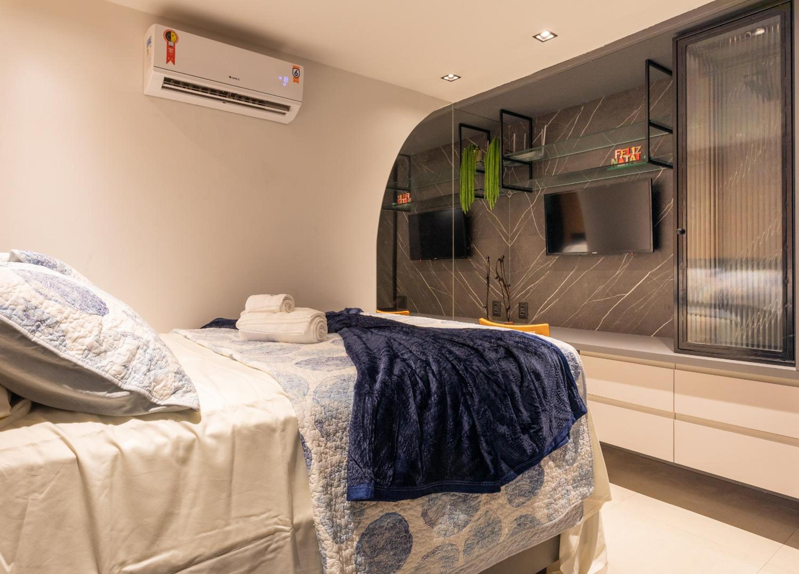 Loft com jacuzzi privativa frente mar do Bessa