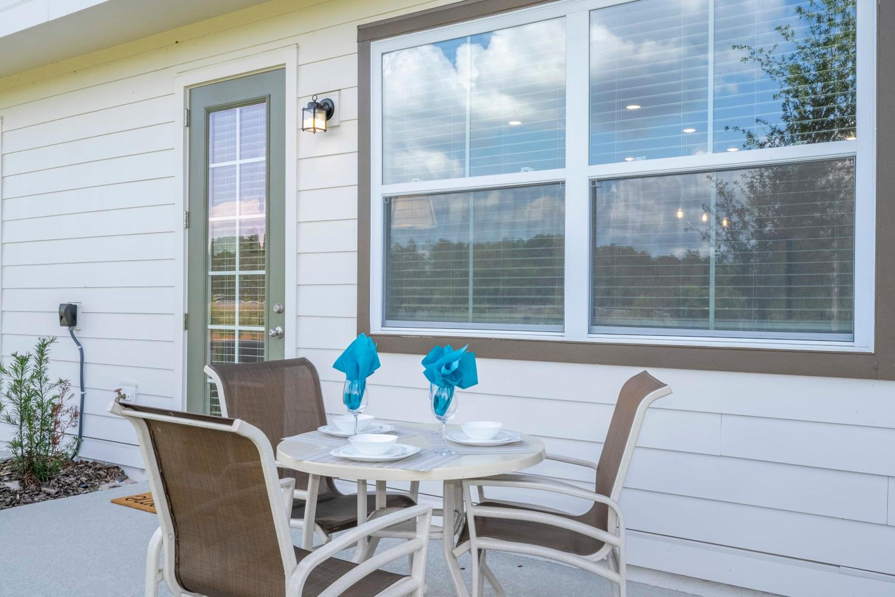 Cozy 3Bd with Free Waterpark at Enclaves at Festival 713
