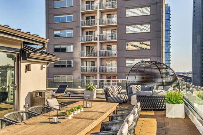 Skyline Suite with Penthouse & Rooftop Deck 6BR by Maddox Hotel view 3