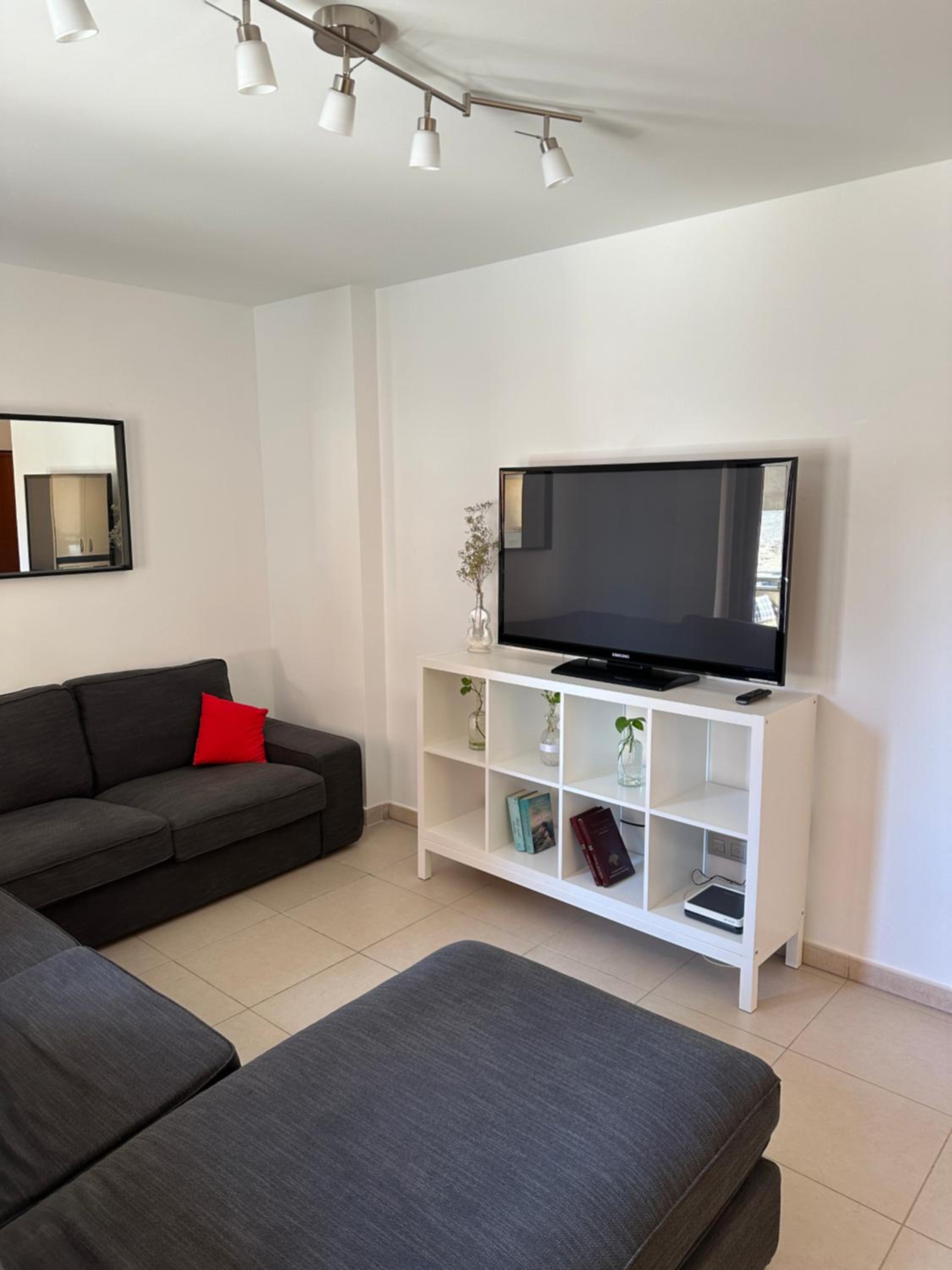 Alcalá seaside apartment, two rooms, private parking