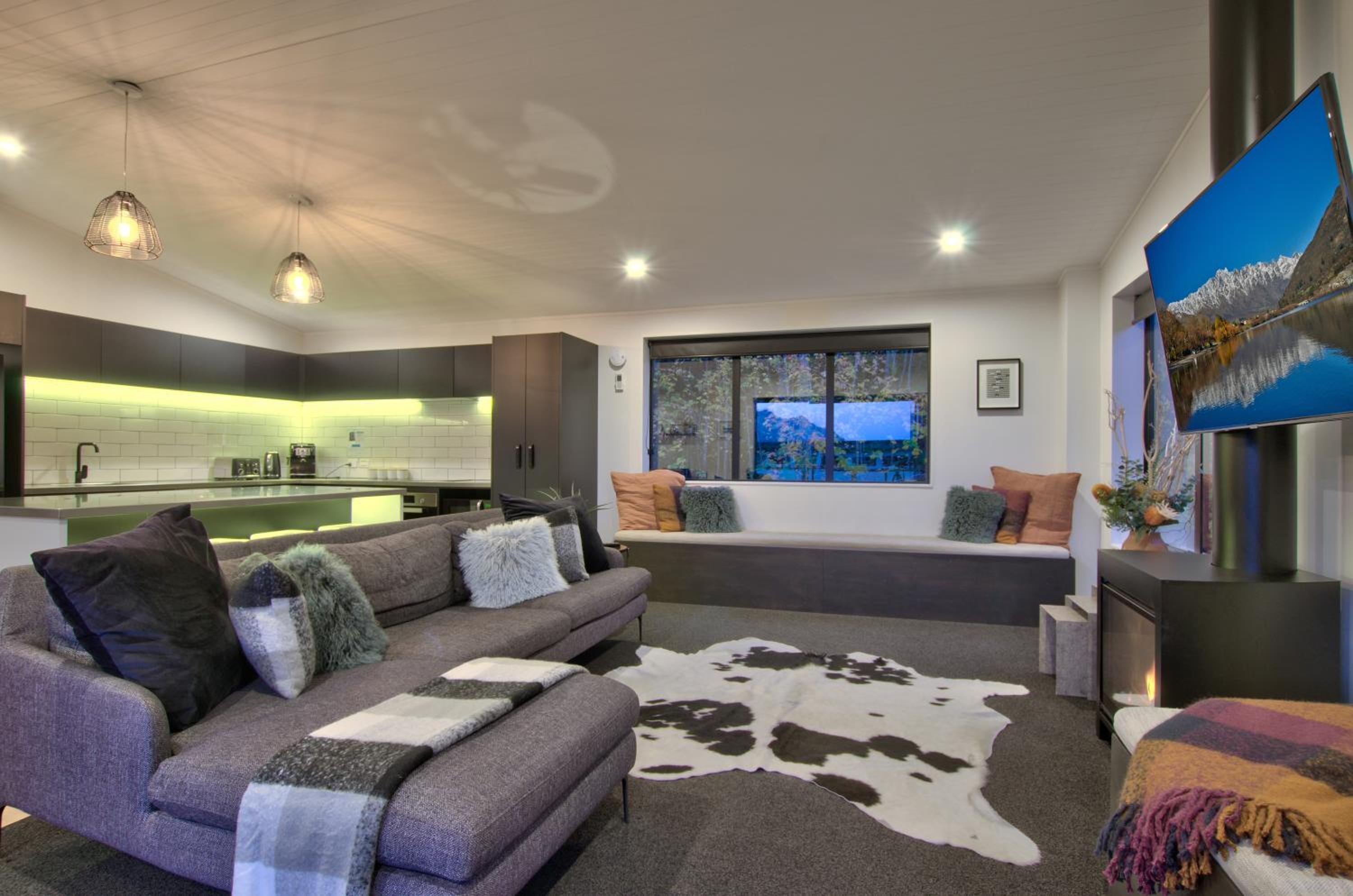 Family Size Holiday Home With Remarkable Views & Sauna, Close to Town