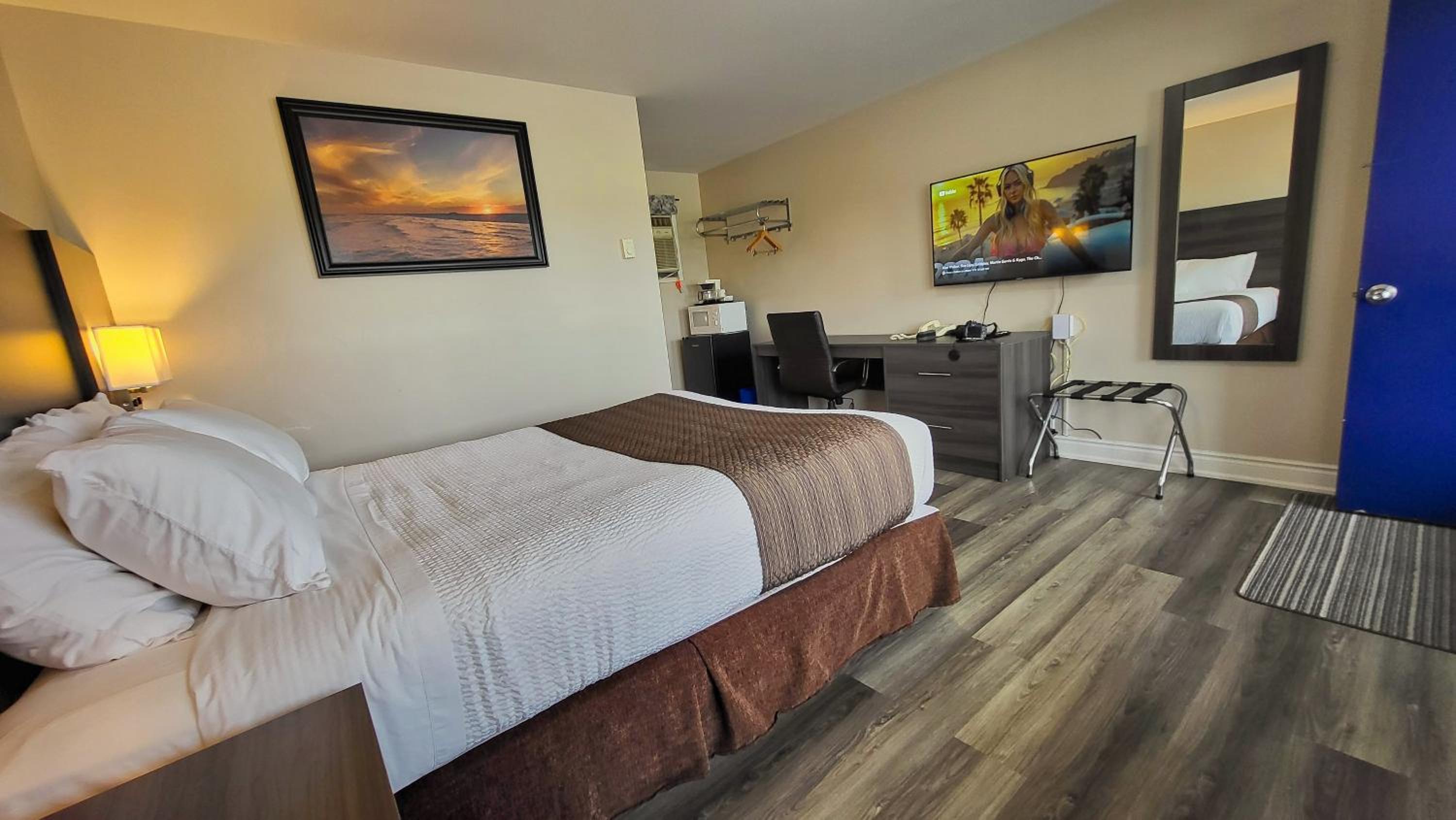 Maple Leaf Inn & Suites