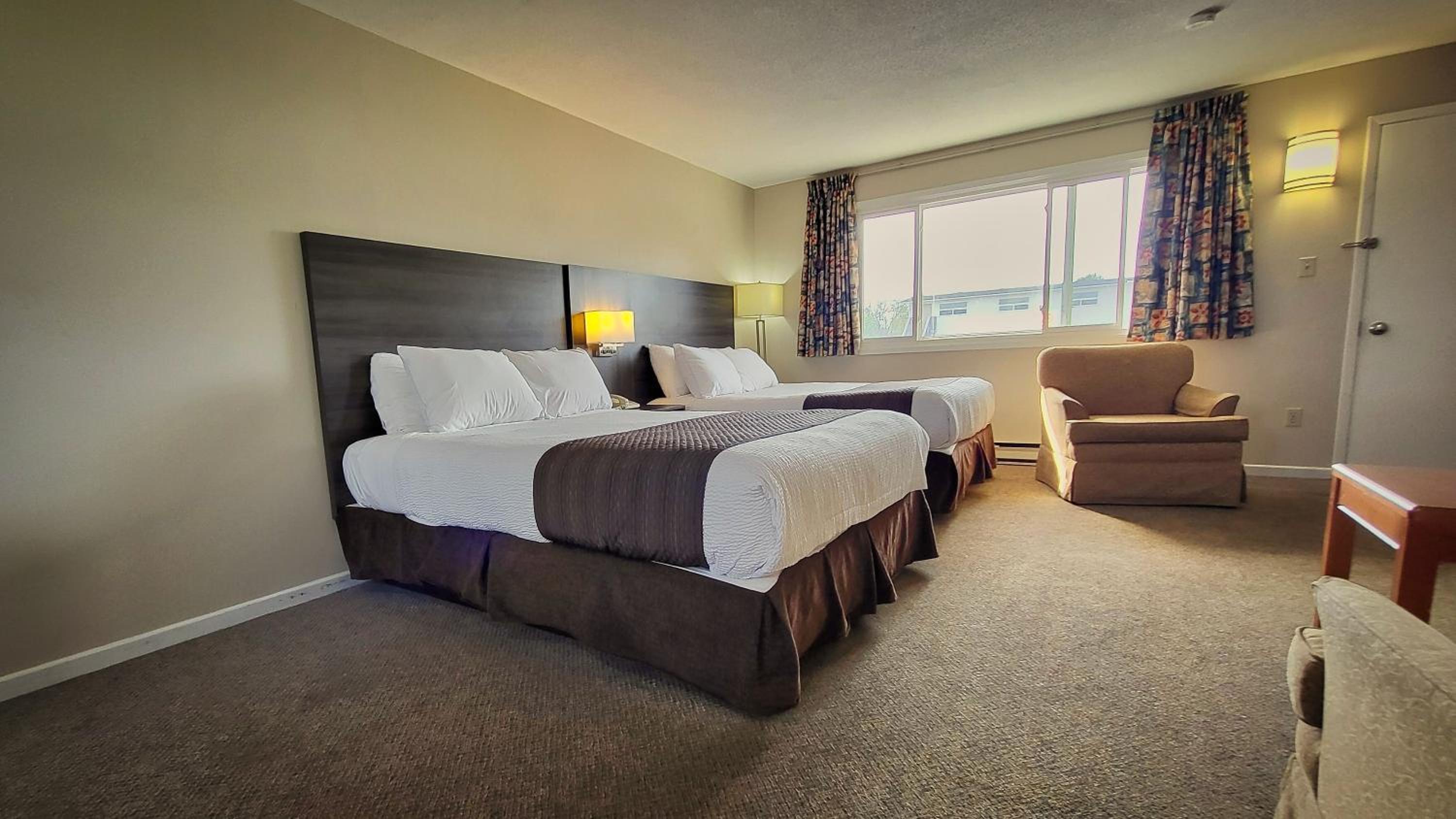 Maple Leaf Inn & Suites
