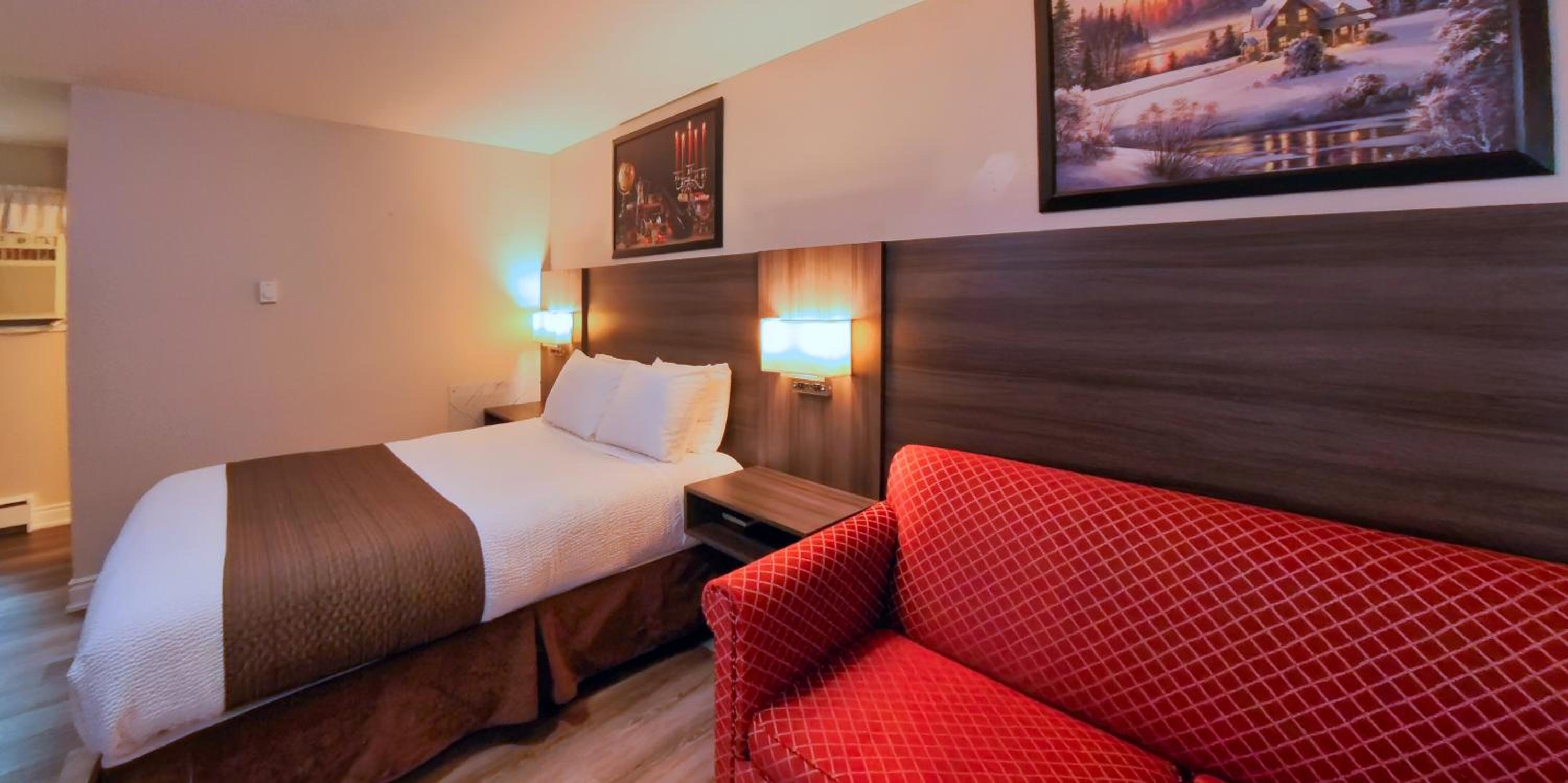 Maple Leaf Inn & Suites