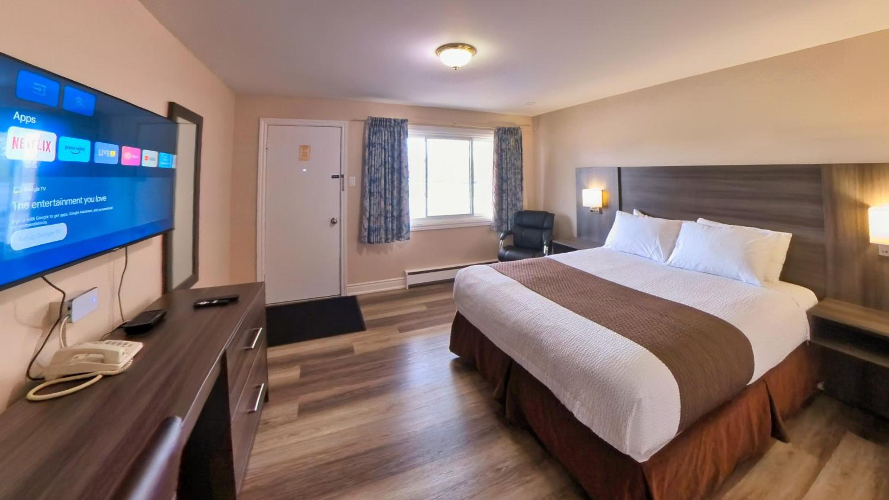 Maple Leaf Inn & Suites