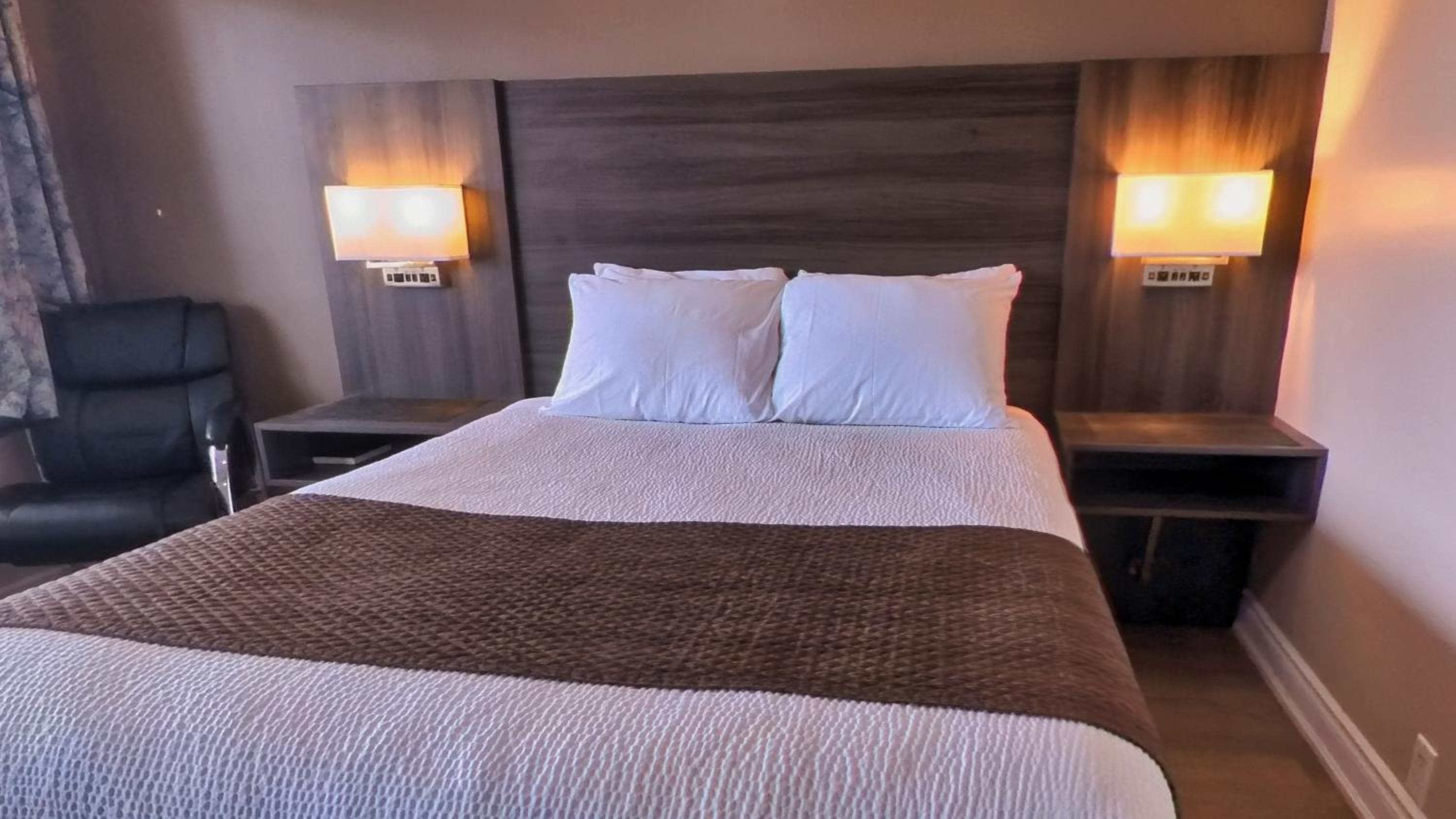 Maple Leaf Inn & Suites