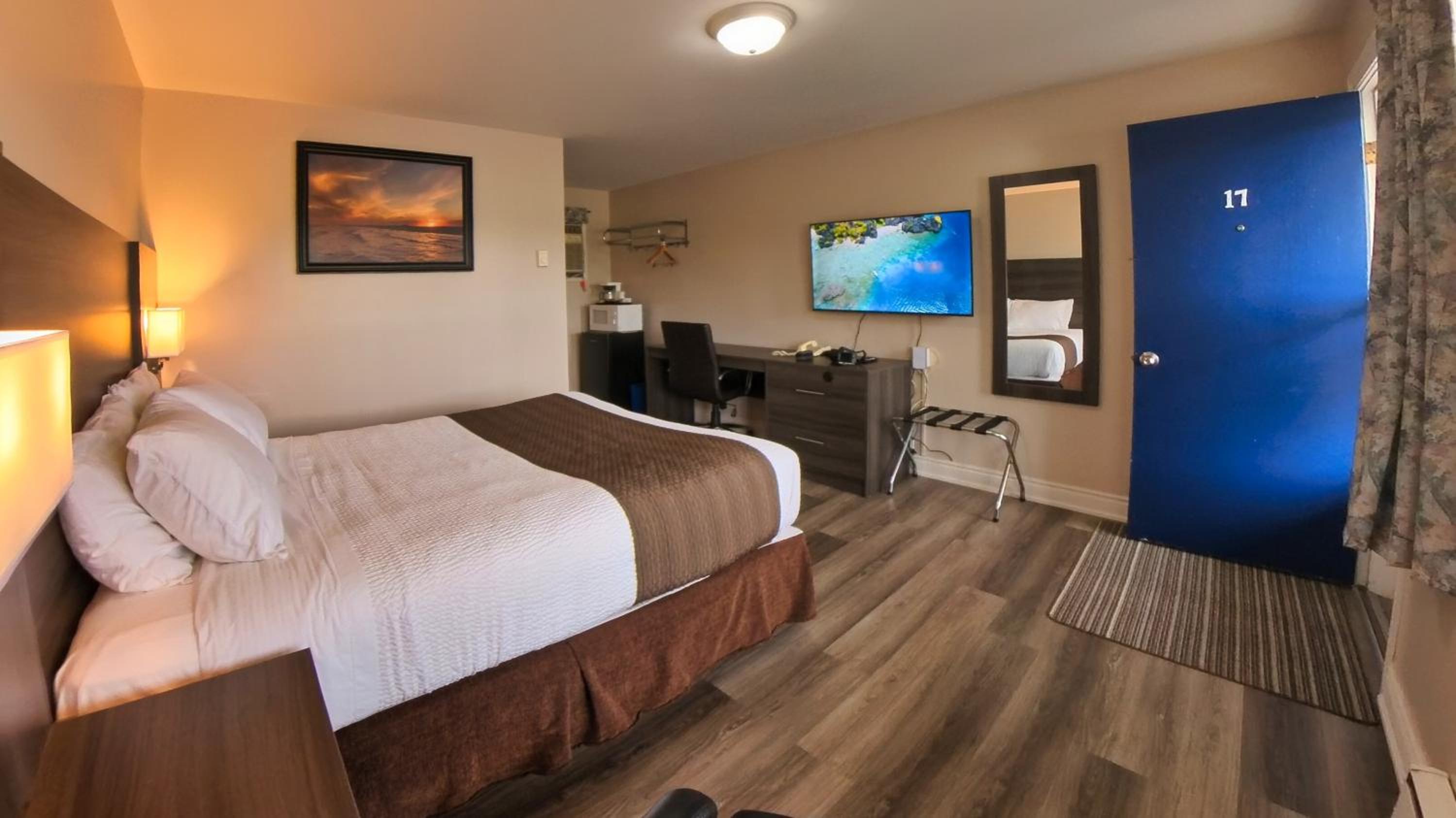 Maple Leaf Inn & Suites