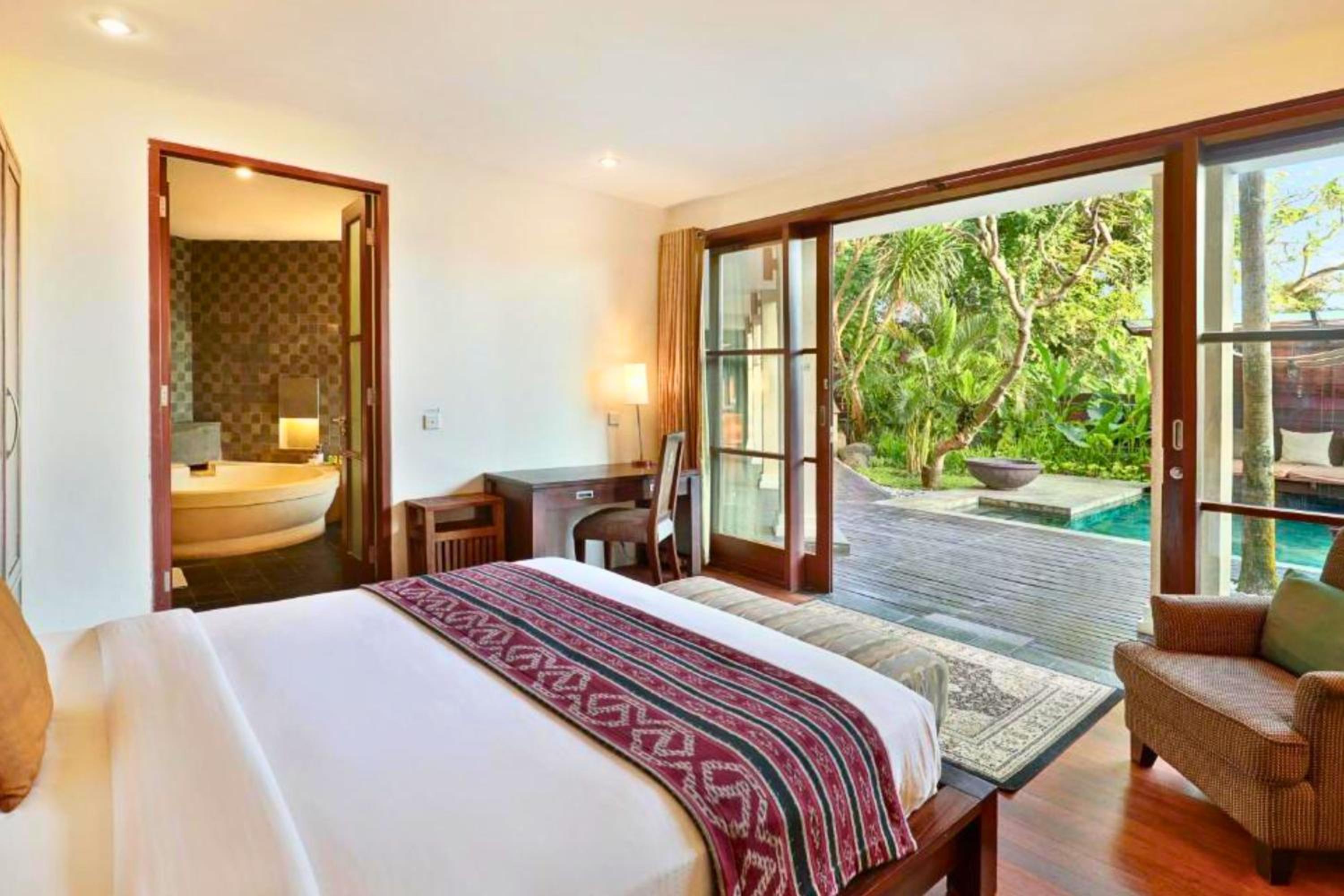 Dendalion 4 BR Private Pool Villa view 4