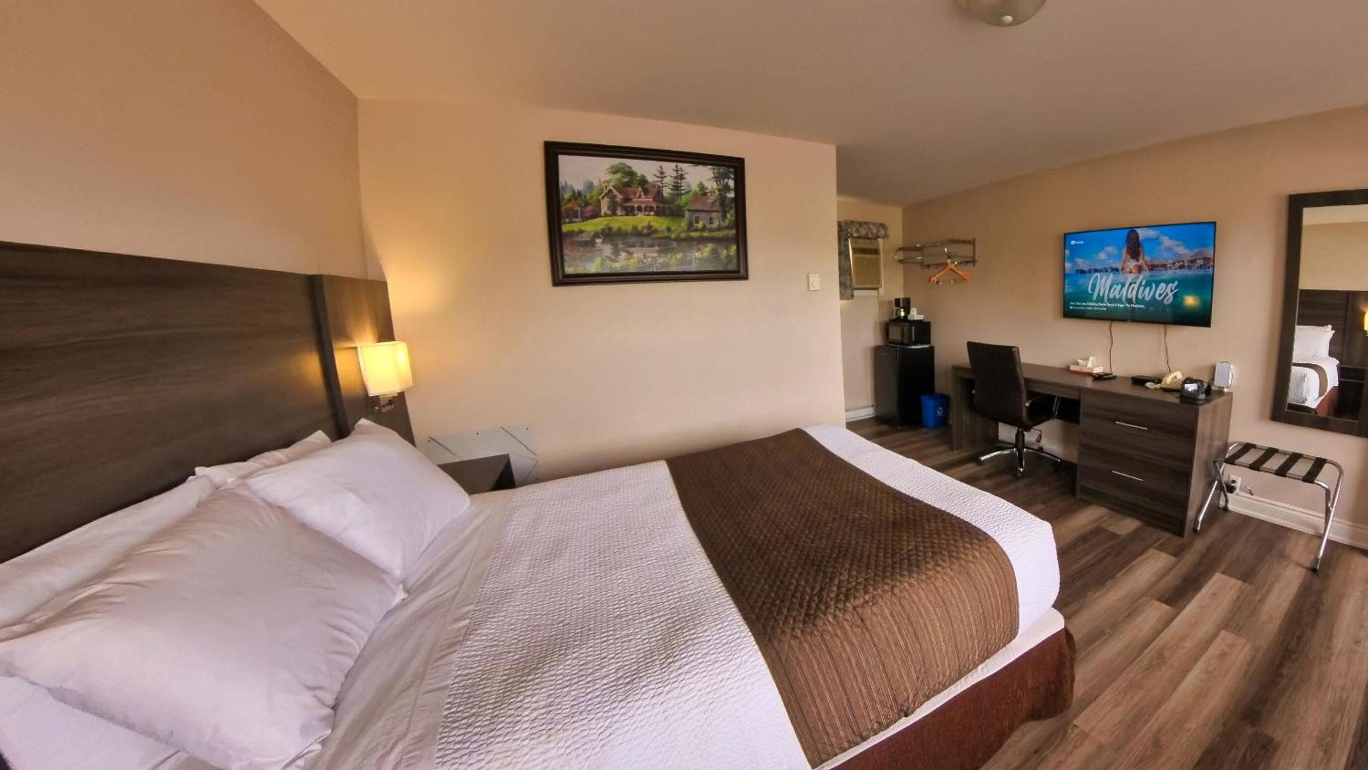 Maple Leaf Inn & Suites