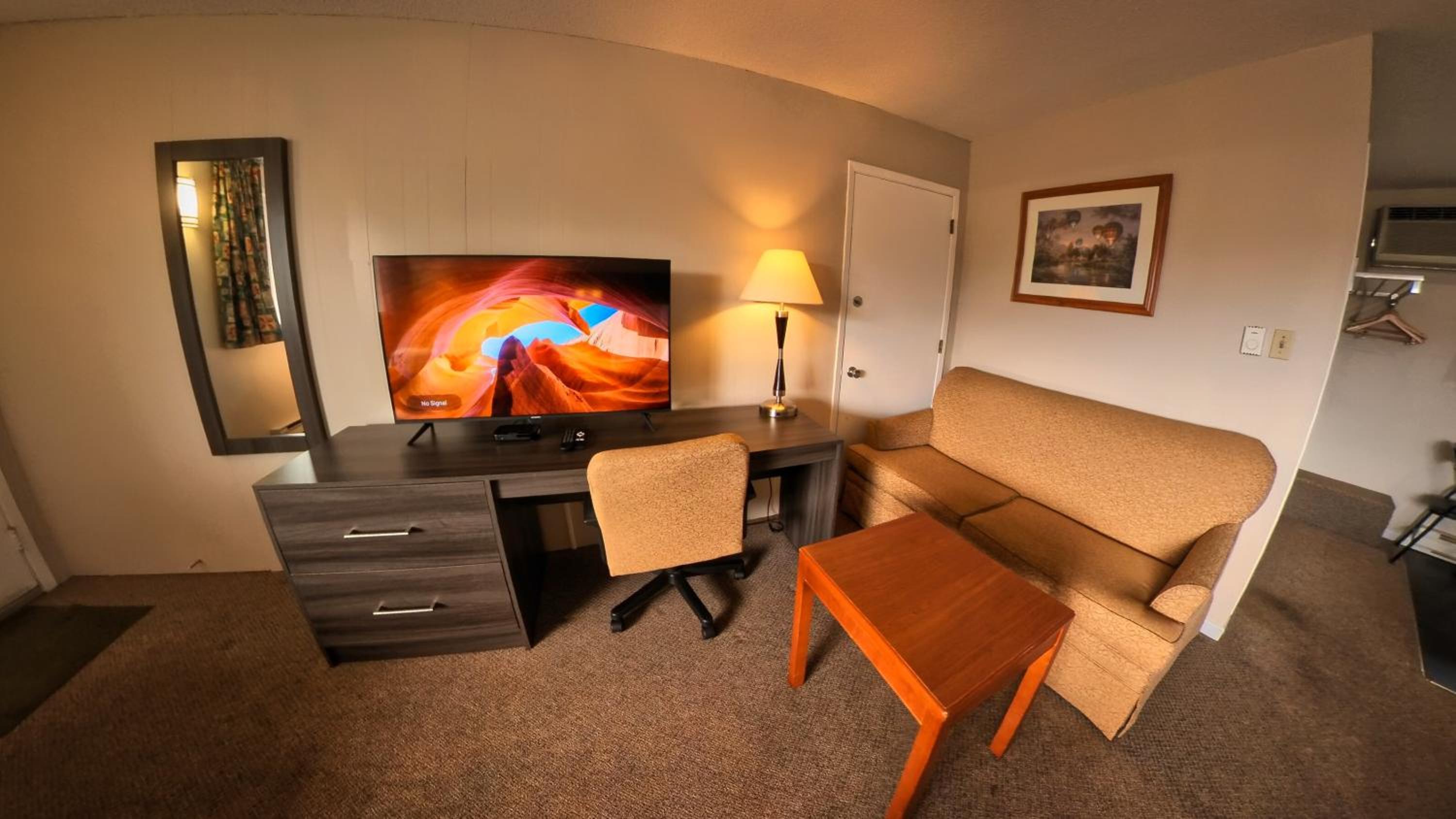 Maple Leaf Inn & Suites