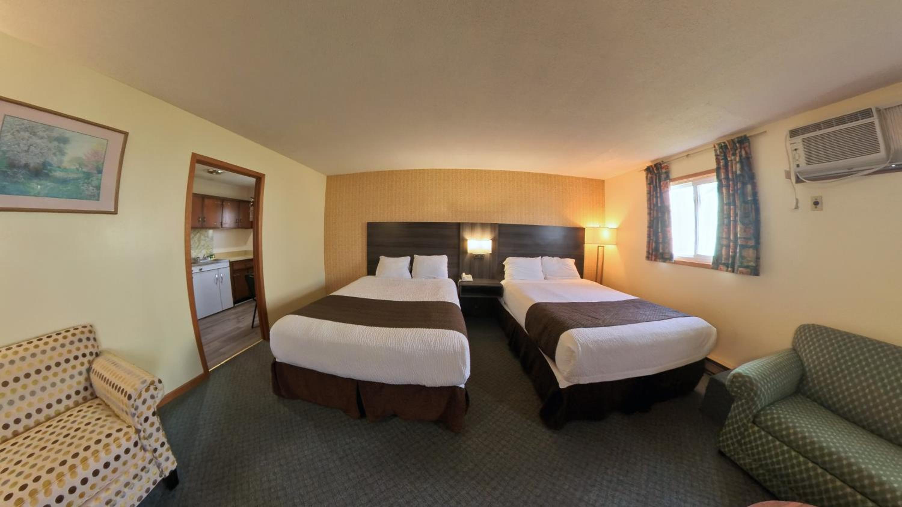 Maple Leaf Inn & Suites
