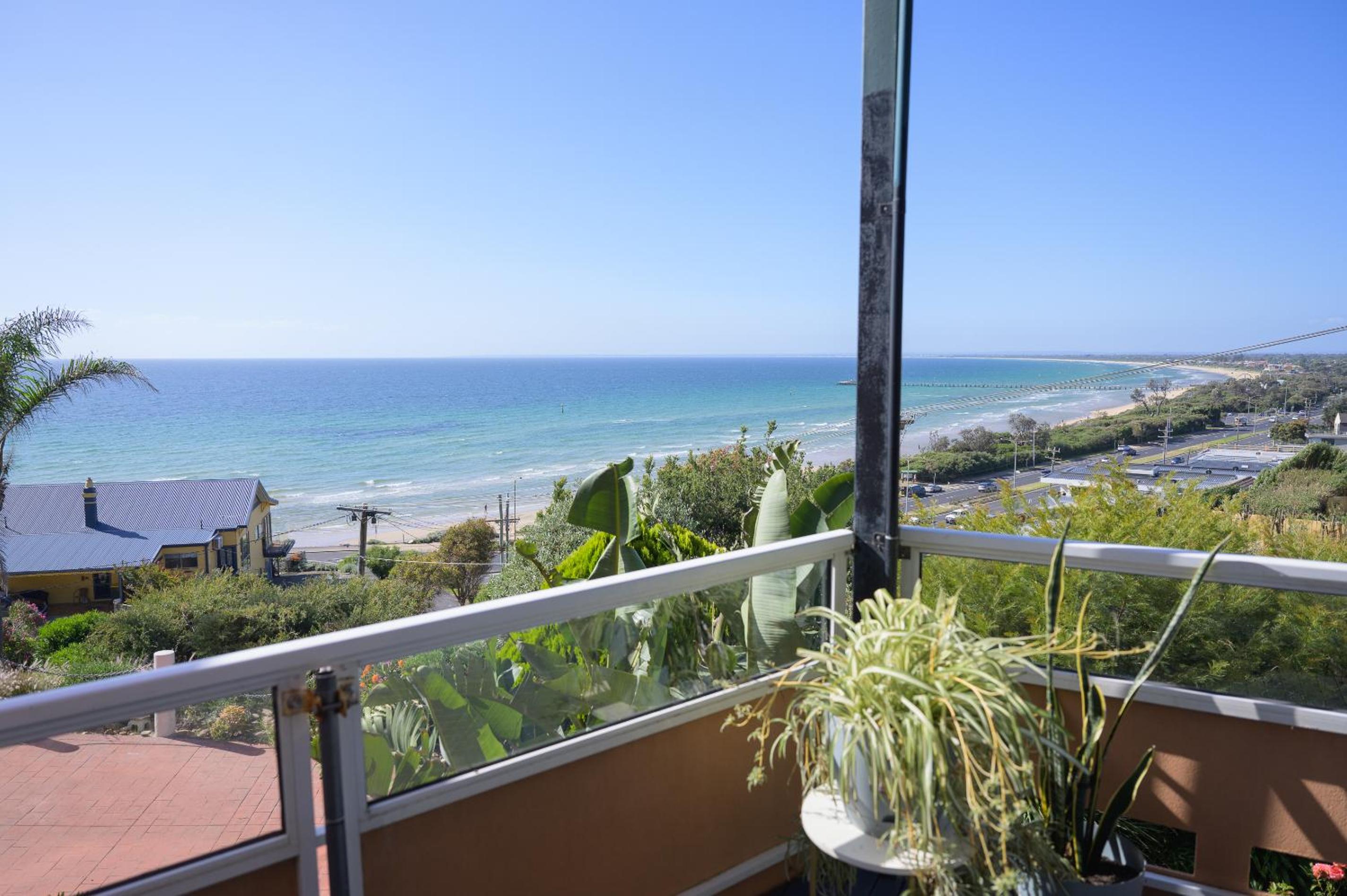 Pudding's Home Luxury Oceanfront Escape