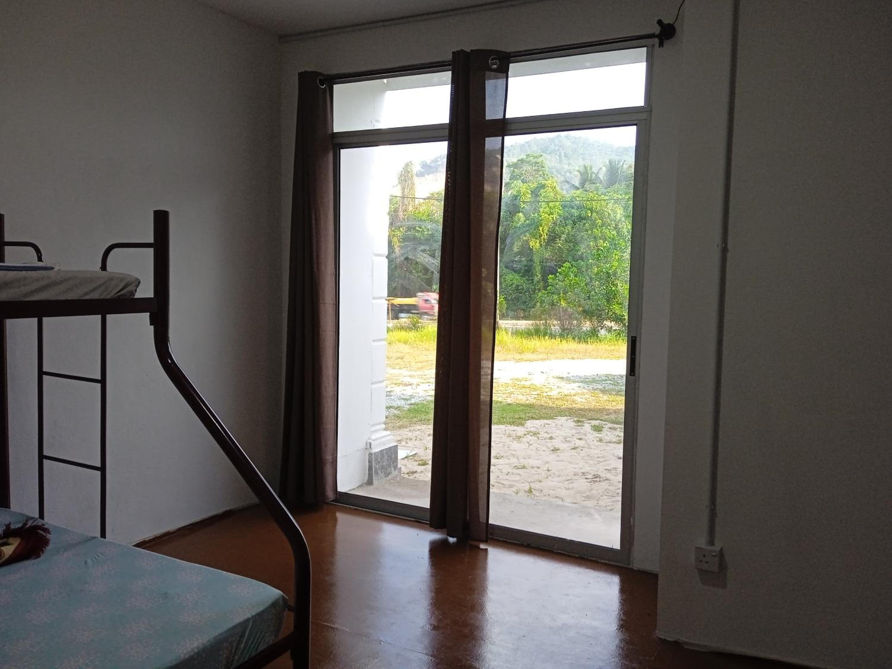 Guest House BB dengan Aircond dan Privasi Penuh photo 6
