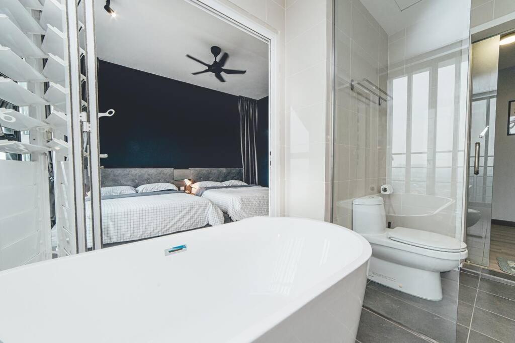Wooden Sand MosaicSouthkey 3BR w bathtub Midvalley by Our Stay