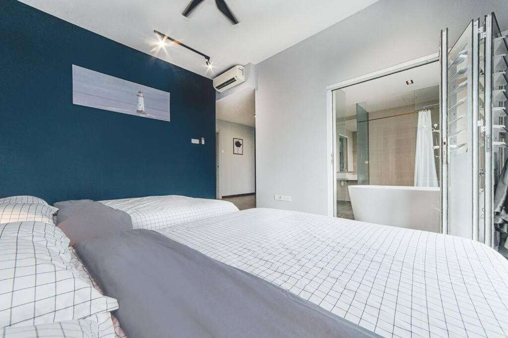 Wooden Sand MosaicSouthkey 3BR w bathtub Midvalley by Our Stay