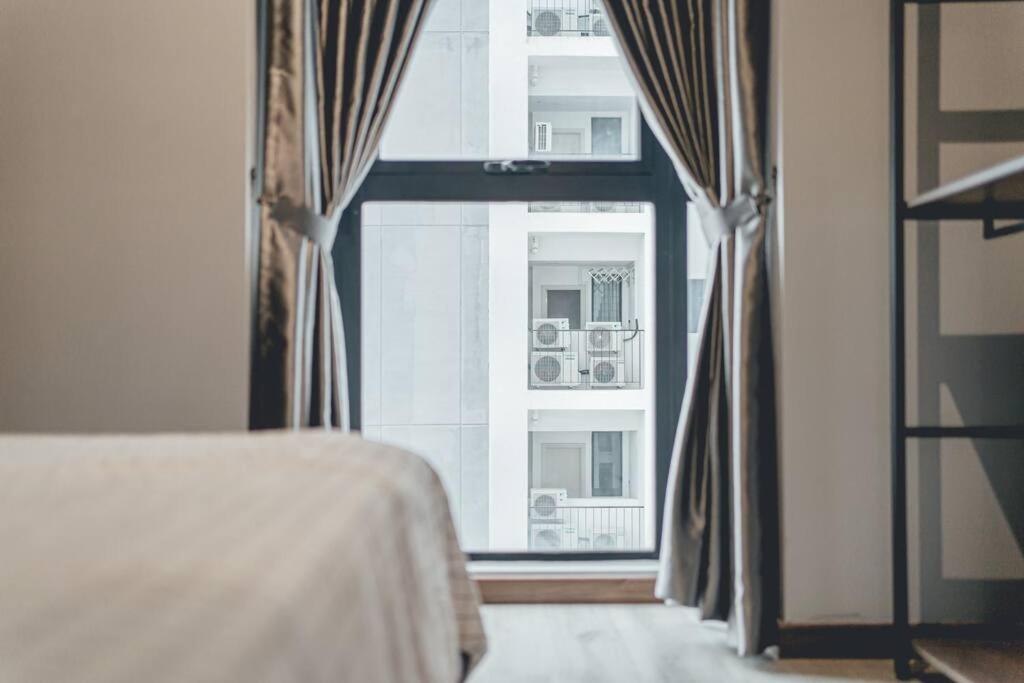 Wooden Sand MosaicSouthkey 3BR w bathtub Midvalley by Our Stay