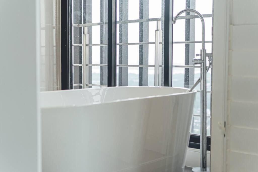 Wooden Sand MosaicSouthkey 3BR w bathtub Midvalley by Our Stay