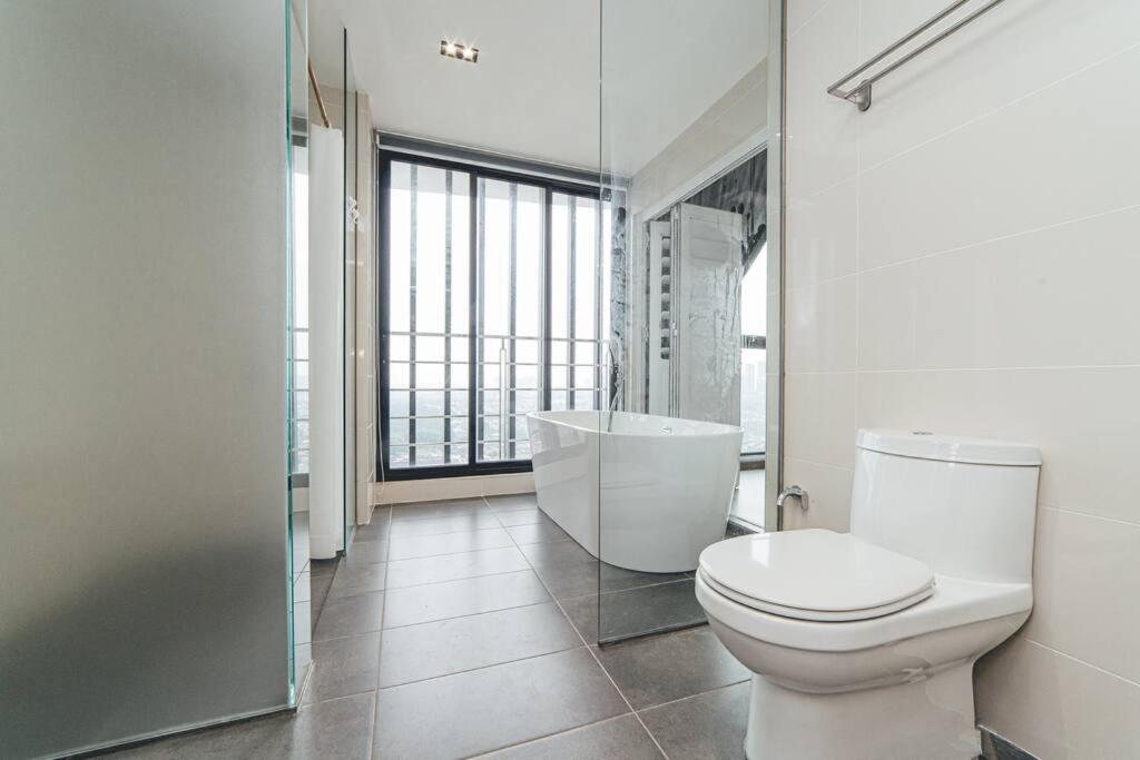 Wooden Sand MosaicSouthkey 3BR w bathtub Midvalley by Our Stay