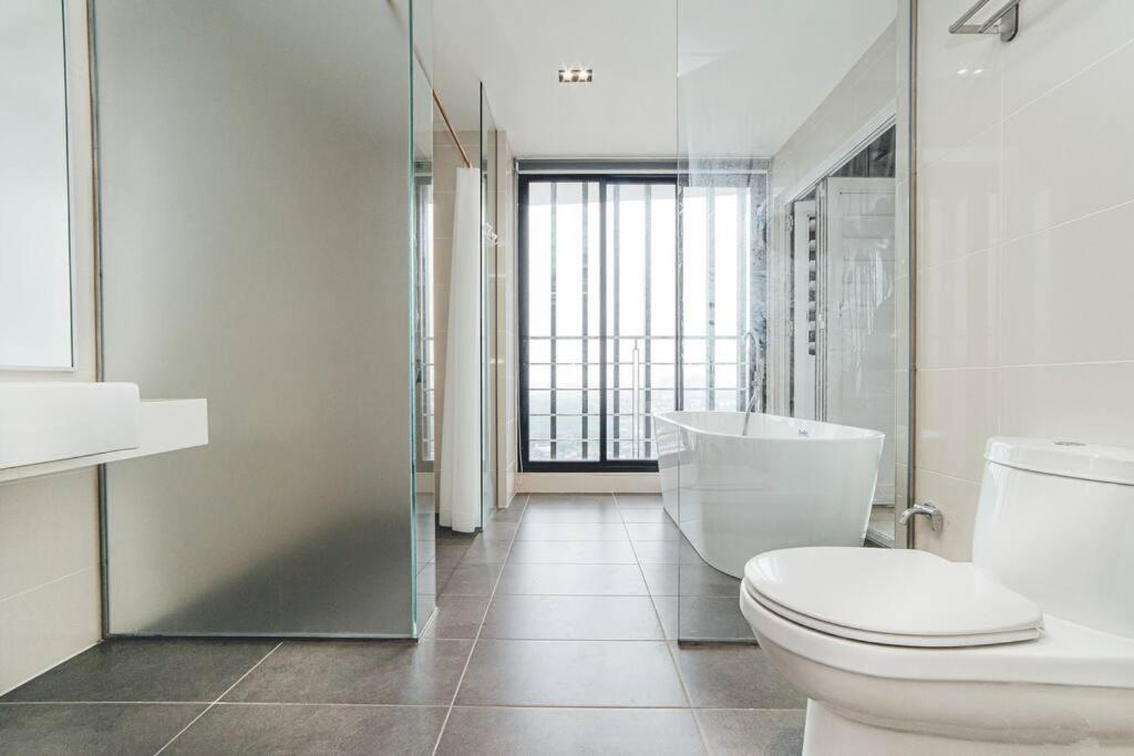 Wooden Sand MosaicSouthkey 3BR w bathtub Midvalley by Our Stay