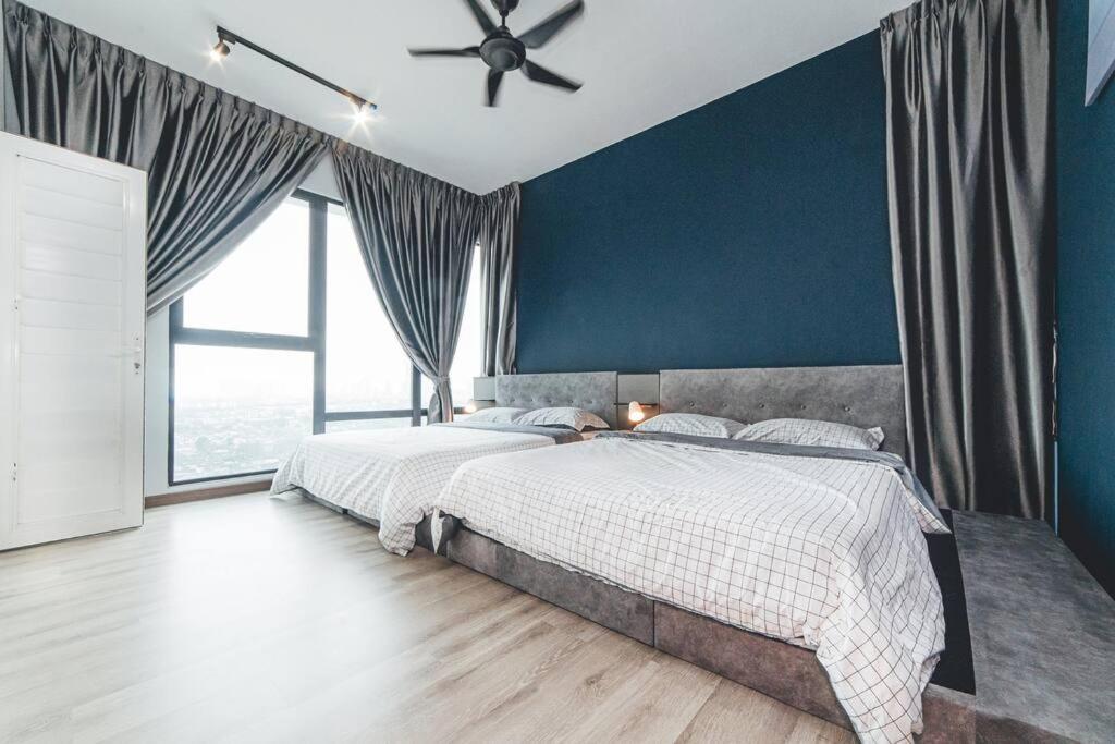Wooden Sand MosaicSouthkey 3BR w bathtub Midvalley by Our Stay