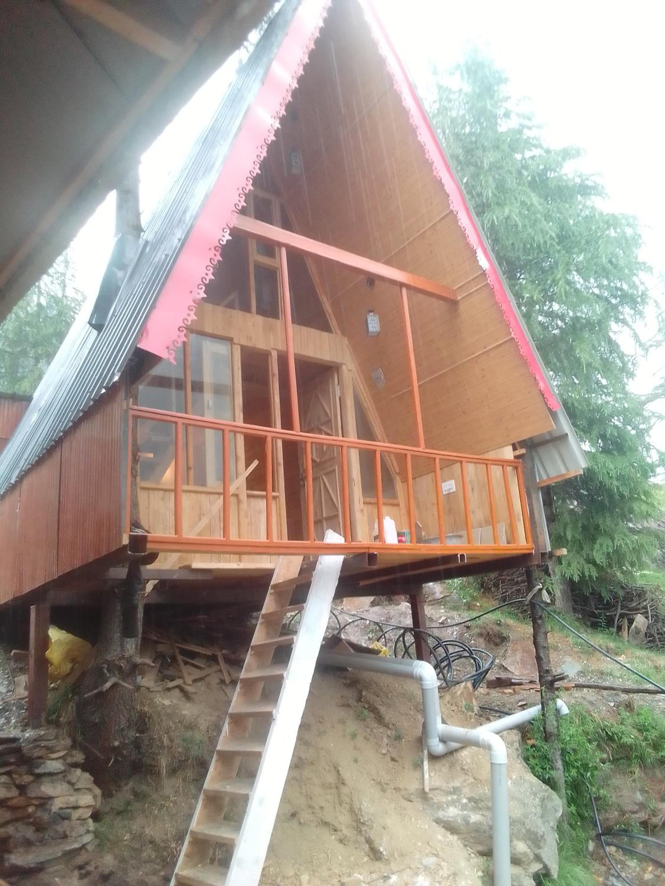 Nature nest Tree house jibhi view 3