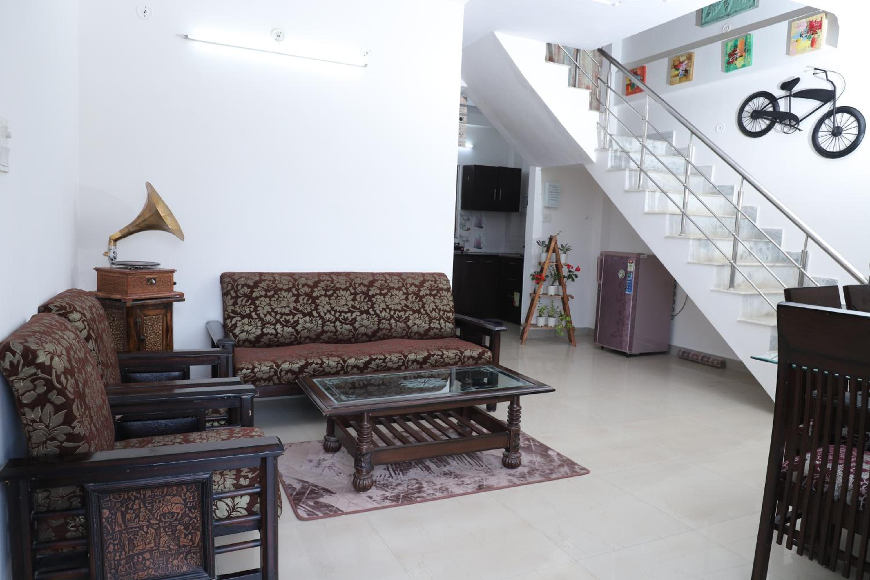 Naini's Nest Alpine View view 2