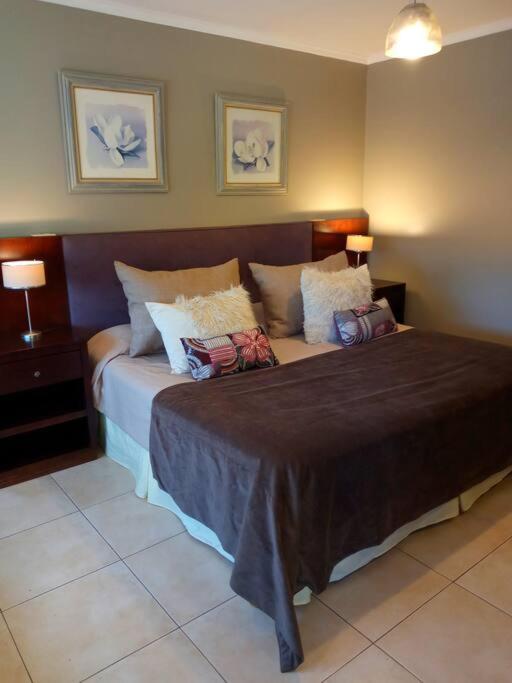 Casa 5D con piscina, Country Yerba buena