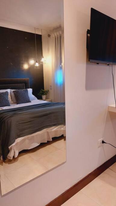 Casa 5D con piscina, Country Yerba buena