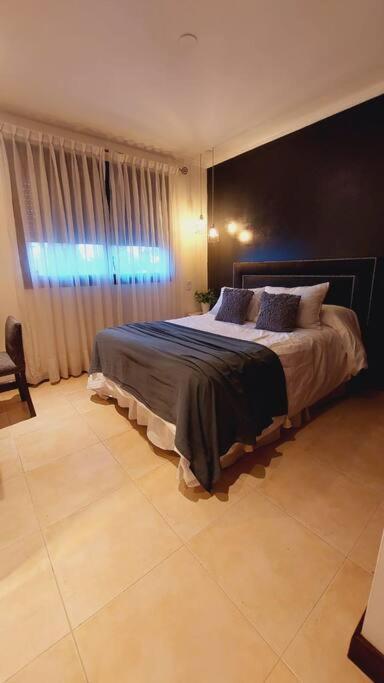 Casa 5D con piscina, Country Yerba buena
