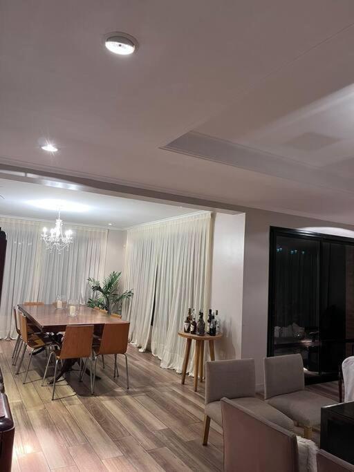 Casa 5D con piscina, Country Yerba buena
