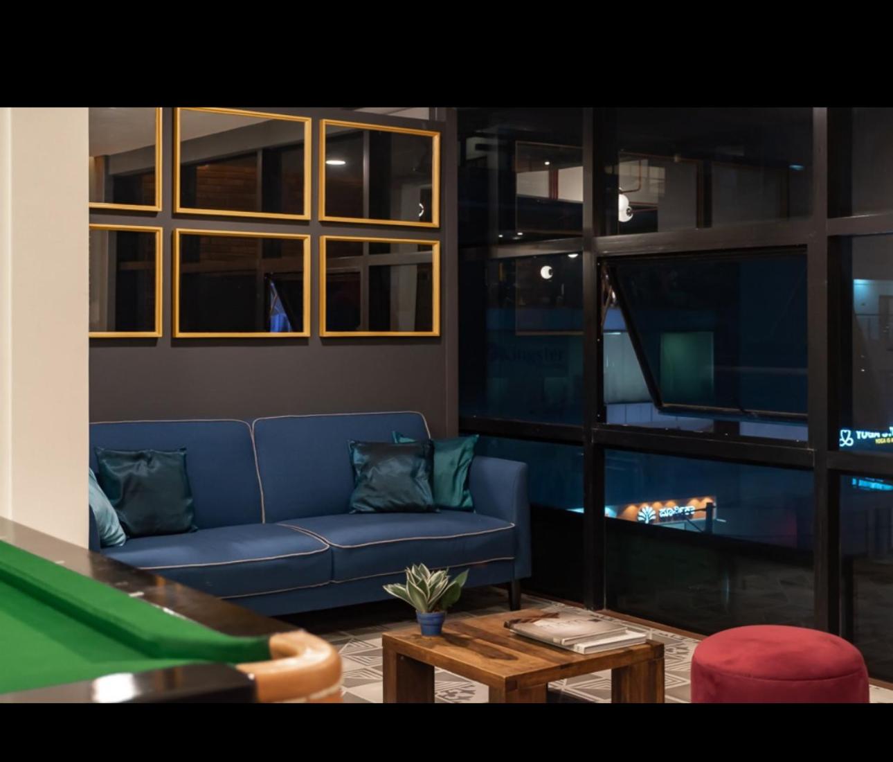 lounge