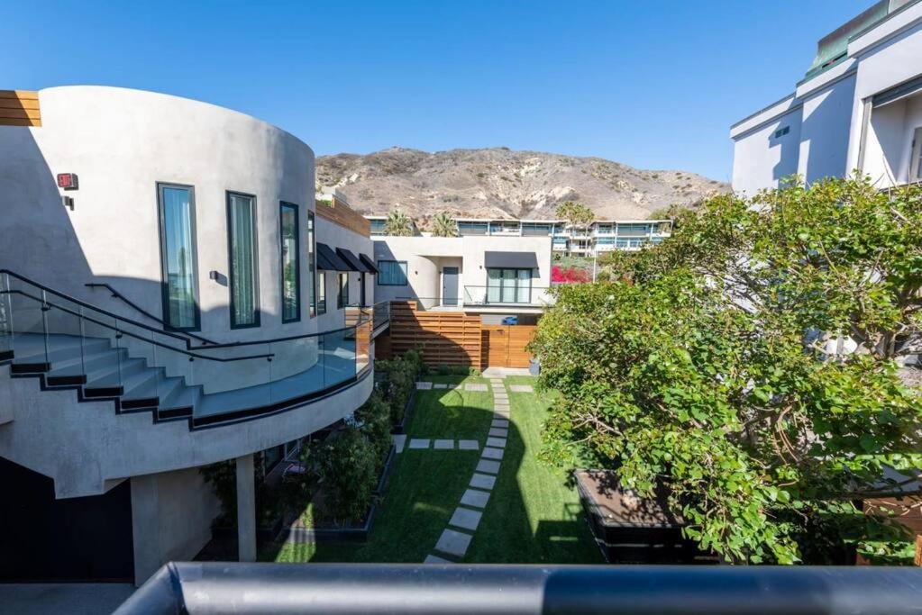 Malibu Sand by Stay Awhile Villas view 3