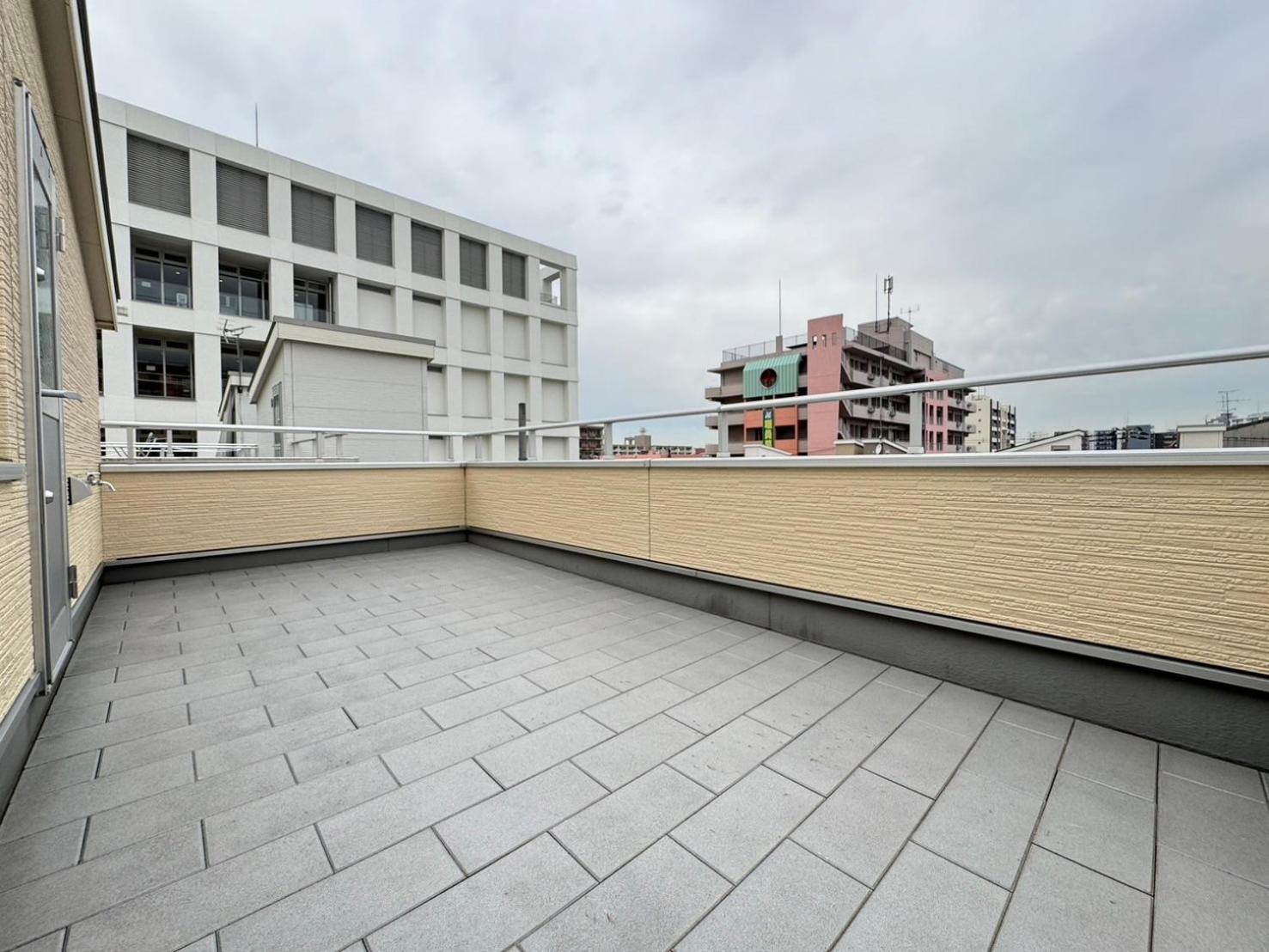 eRapos House Imamiya