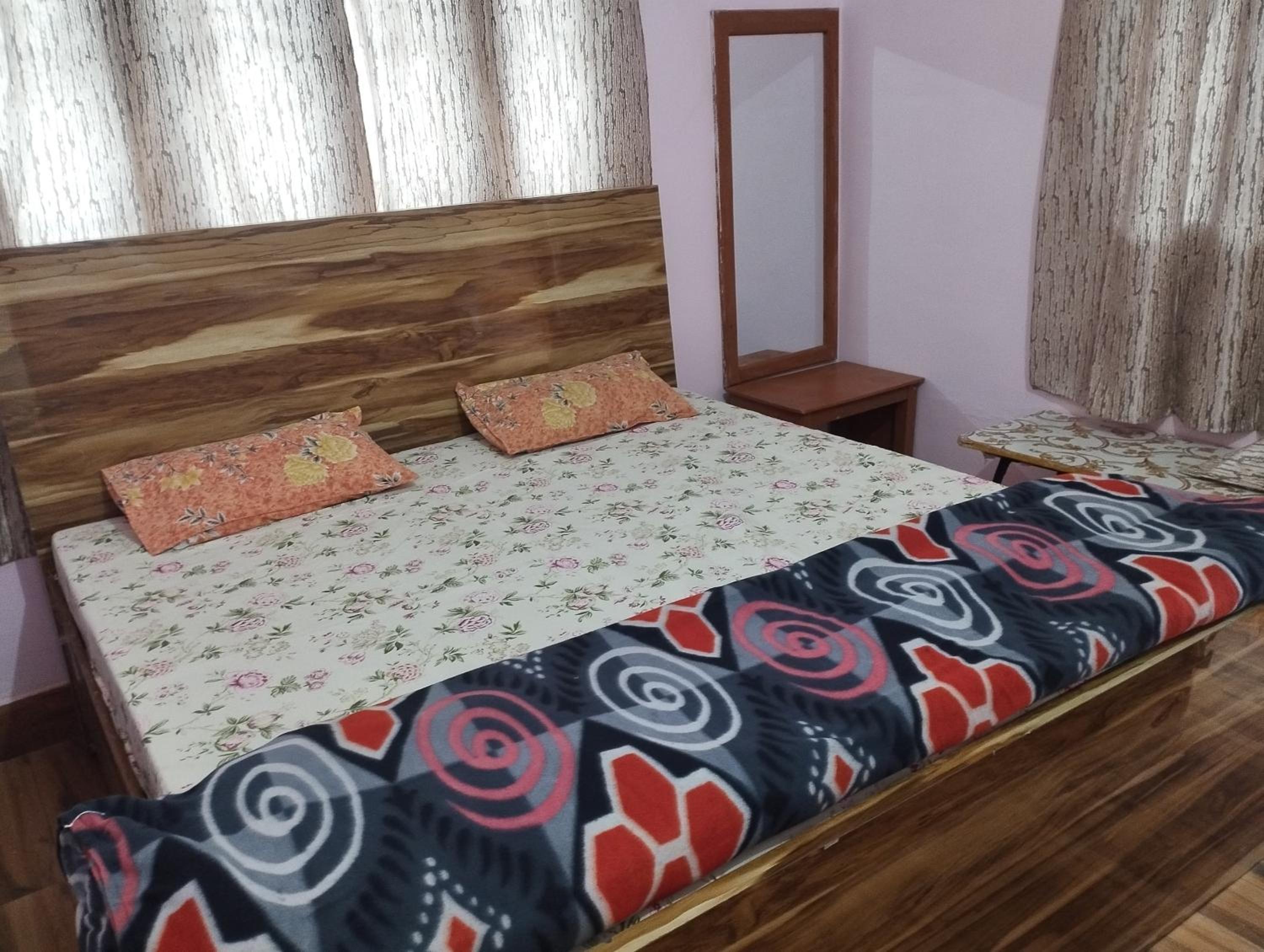 Rudradhari Homestay, Kausani view 3