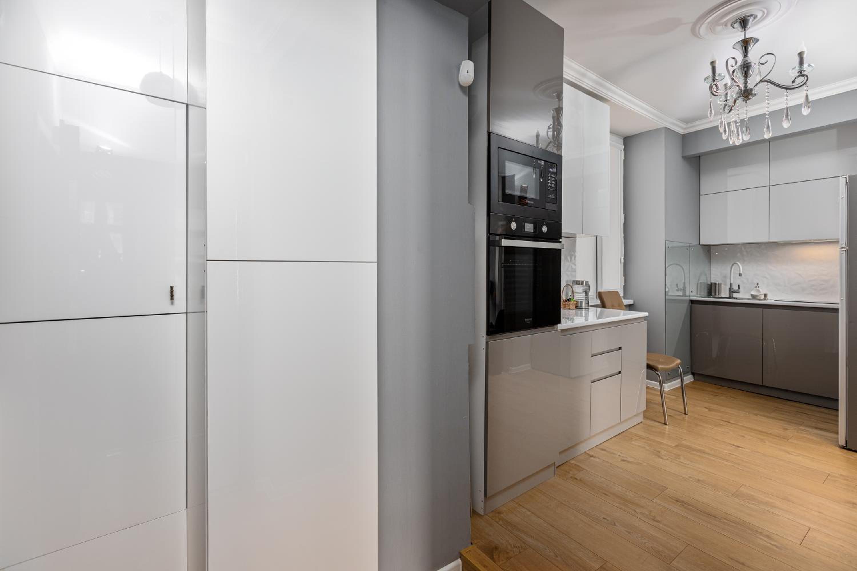 MaRKoS Elegant 2BR Apartment in Sololaki
