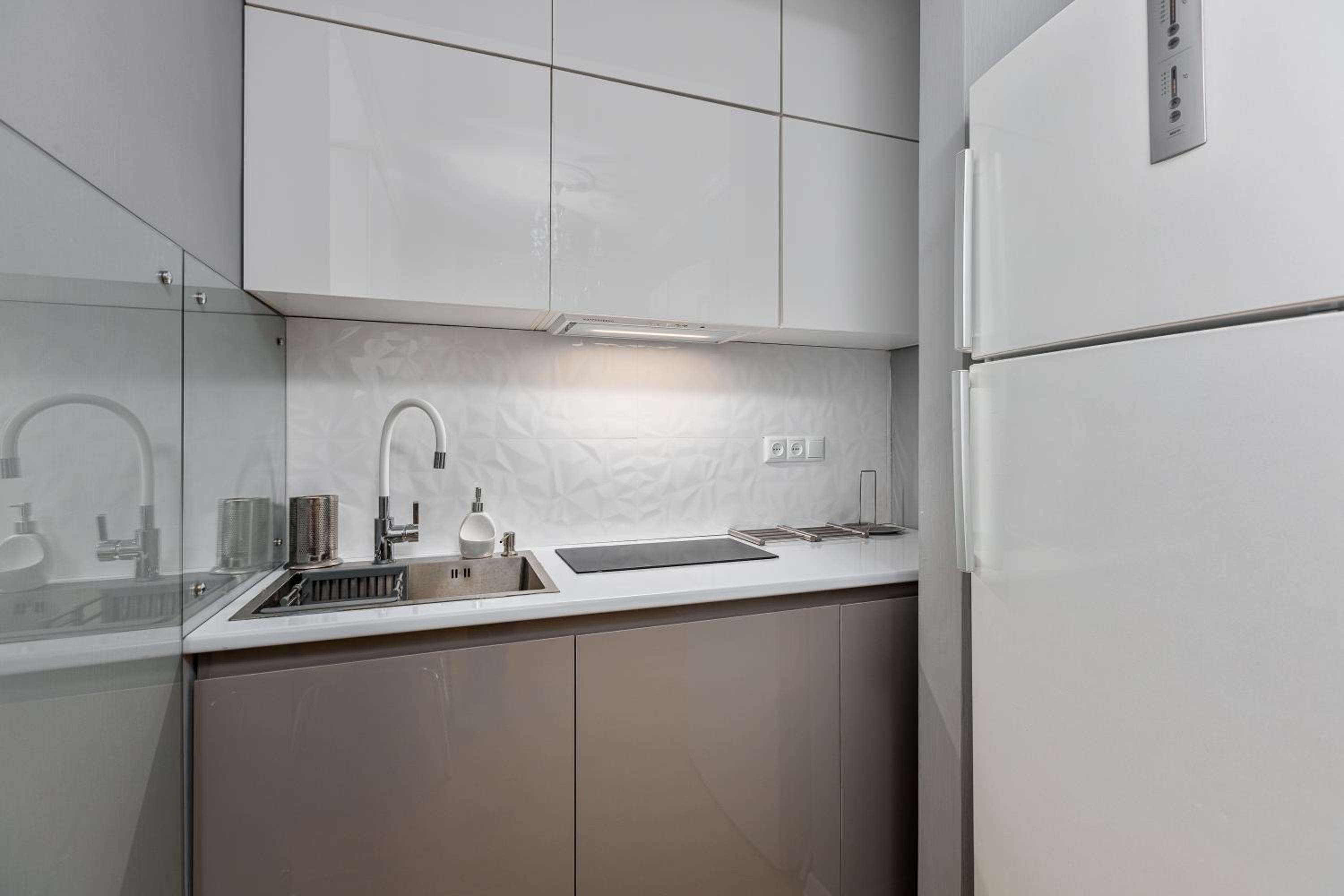 MaRKoS Elegant 2BR Apartment in Sololaki