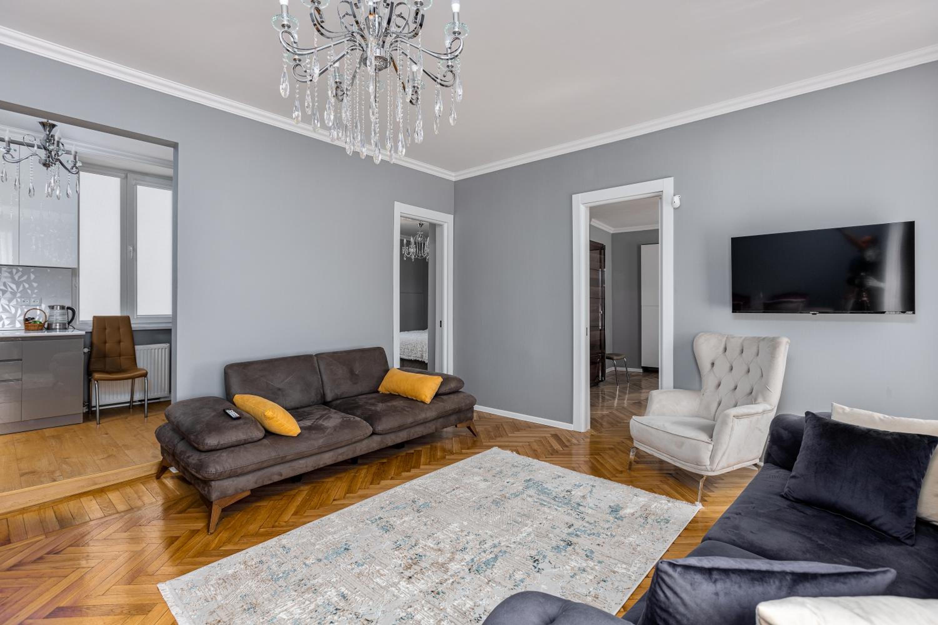 MaRKoS Elegant 2BR Apartment in Sololaki