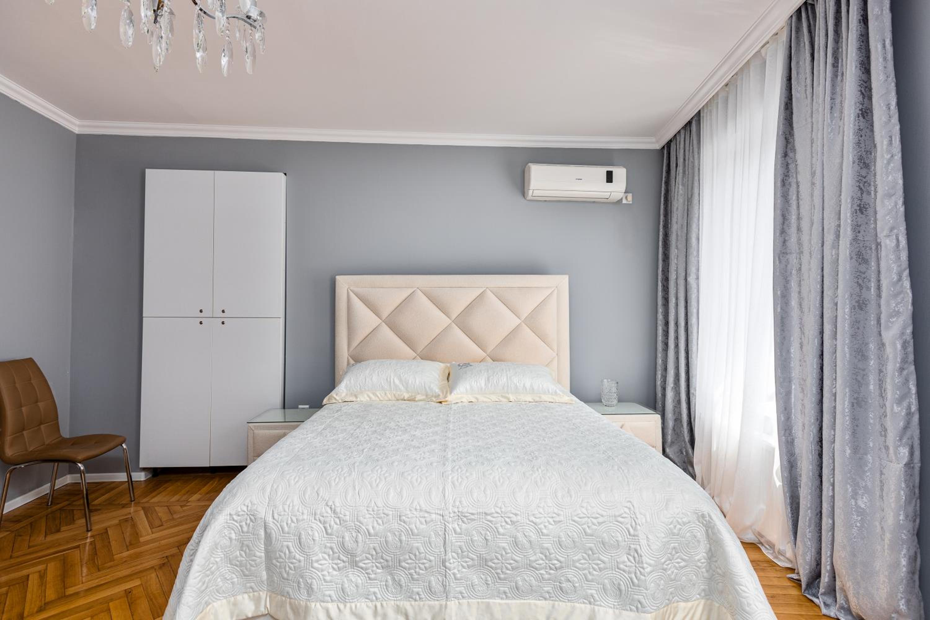 MaRKoS Elegant 2BR Apartment in Sololaki