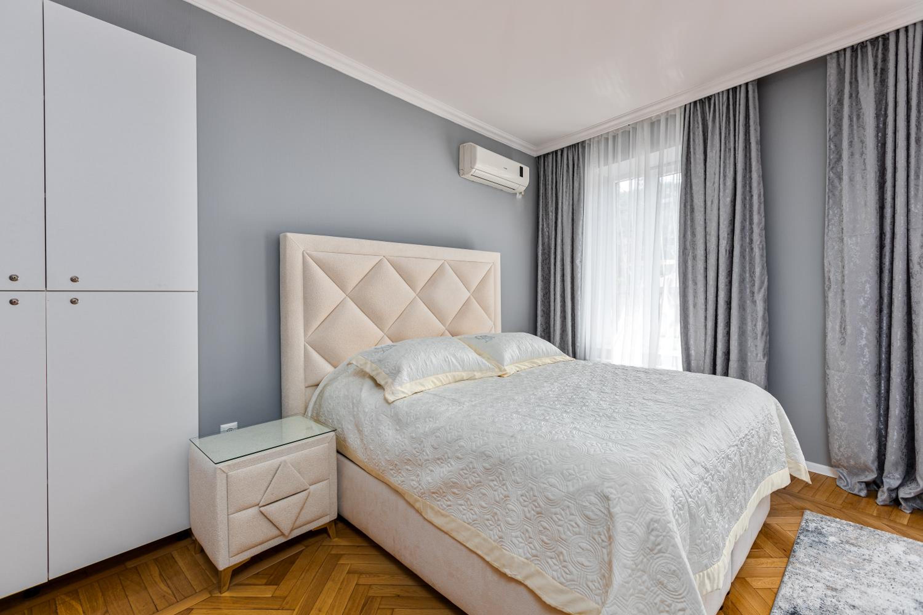 MaRKoS Elegant 2BR Apartment in Sololaki