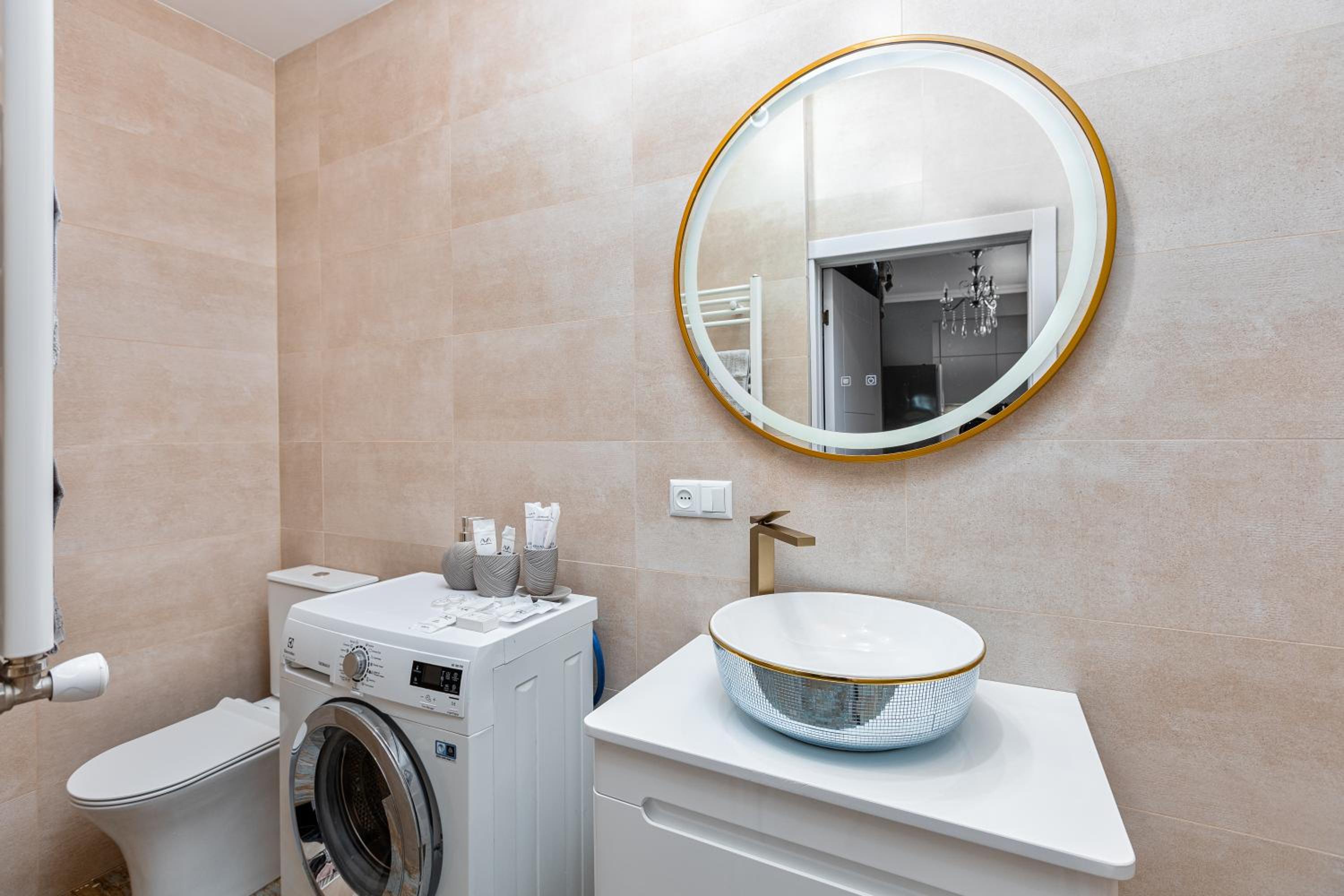 MaRKoS Elegant 2BR Apartment in Sololaki