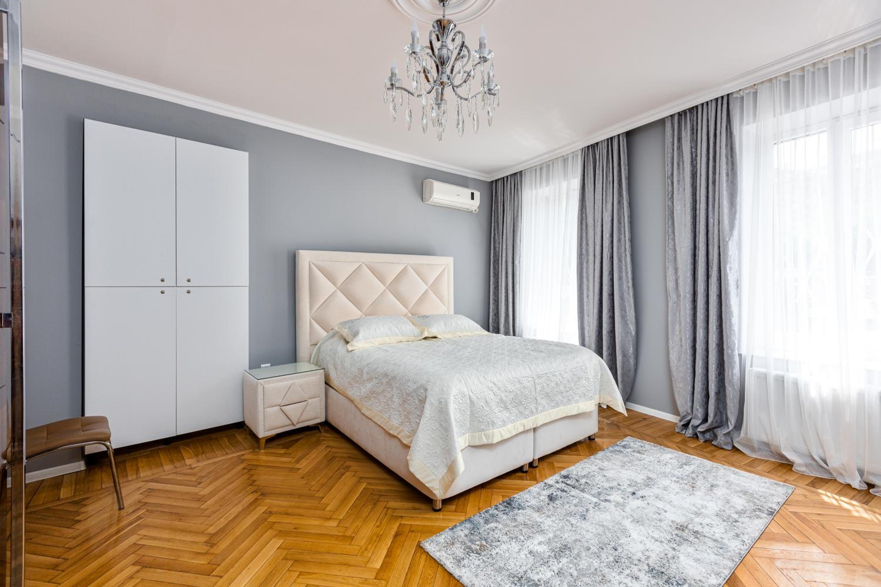 MaRKoS Elegant 2BR Apartment in Sololaki