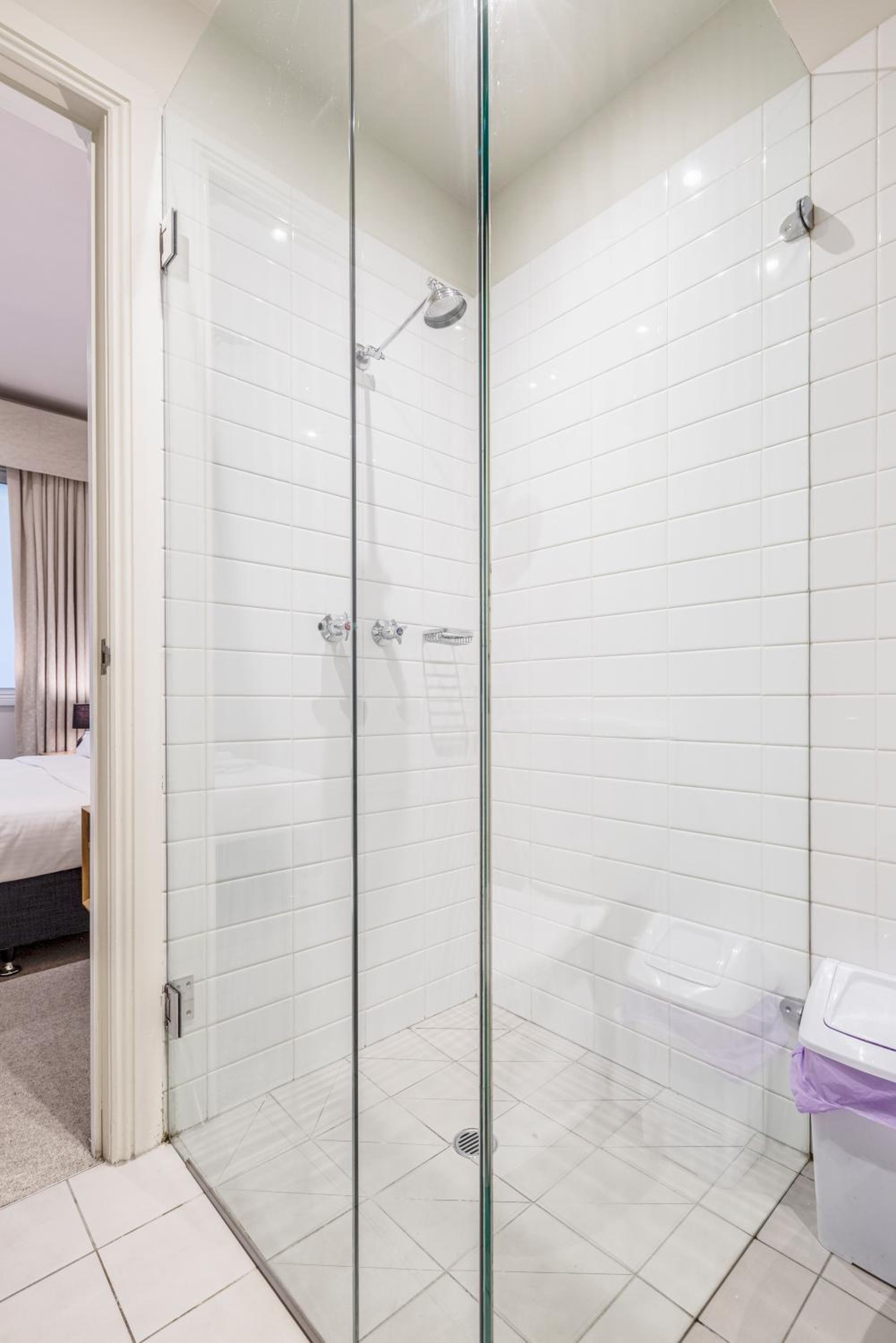 Fabulous Collins Street Luxury 2 BR Apartment