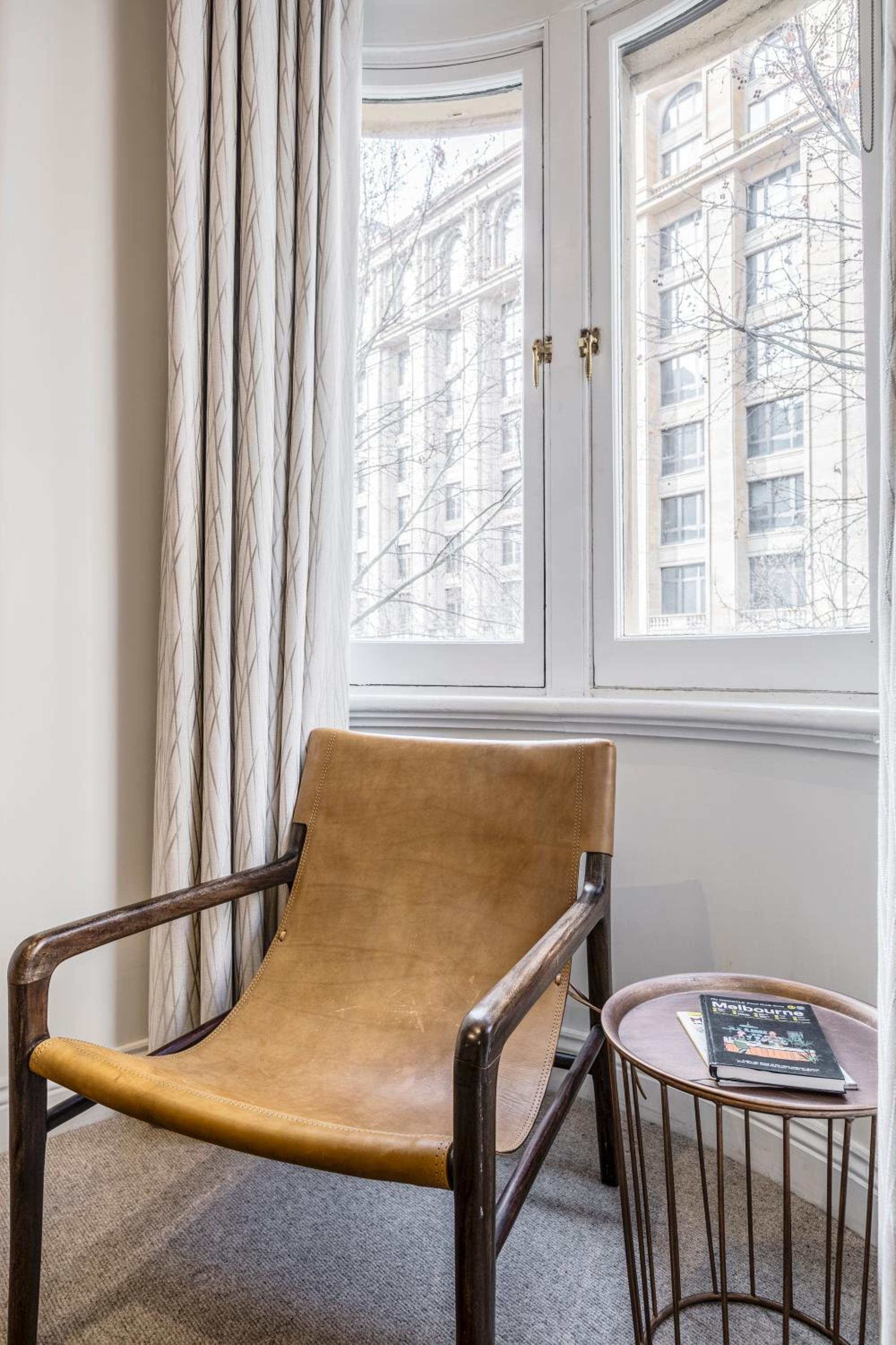 Fabulous Collins Street Luxury 2 BR Apartment